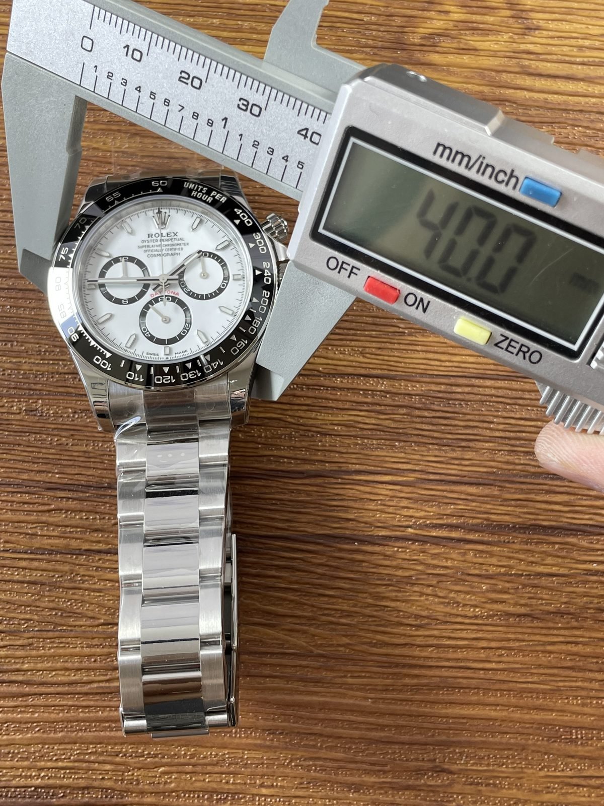 Rolex Cosmograph Daytona 126500LN product detail image 7