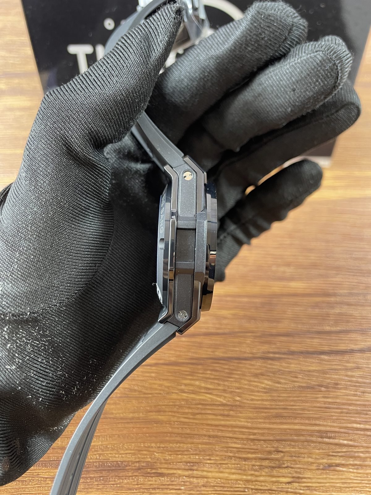 Hublot Big Bang 441 CI 1170 RX replica layered black case Big Bang side and strap