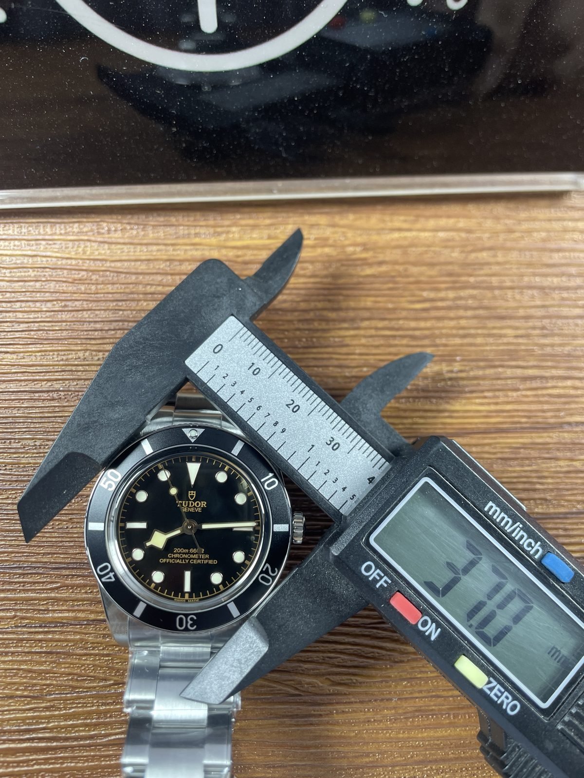 Tudor Black Bay M79000N-001 replica watch QC detail image 7