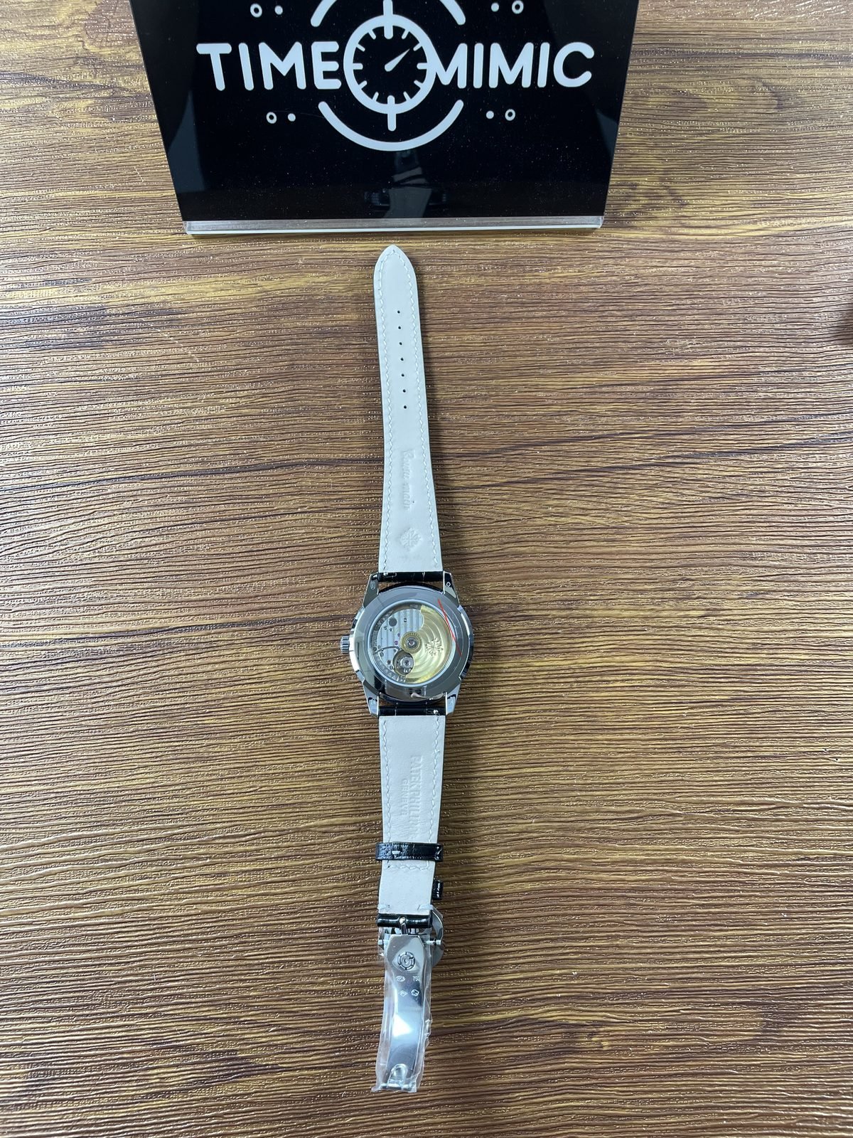 Patek Philippe Calatrava 5226G-001 replica watch QC detail image 2