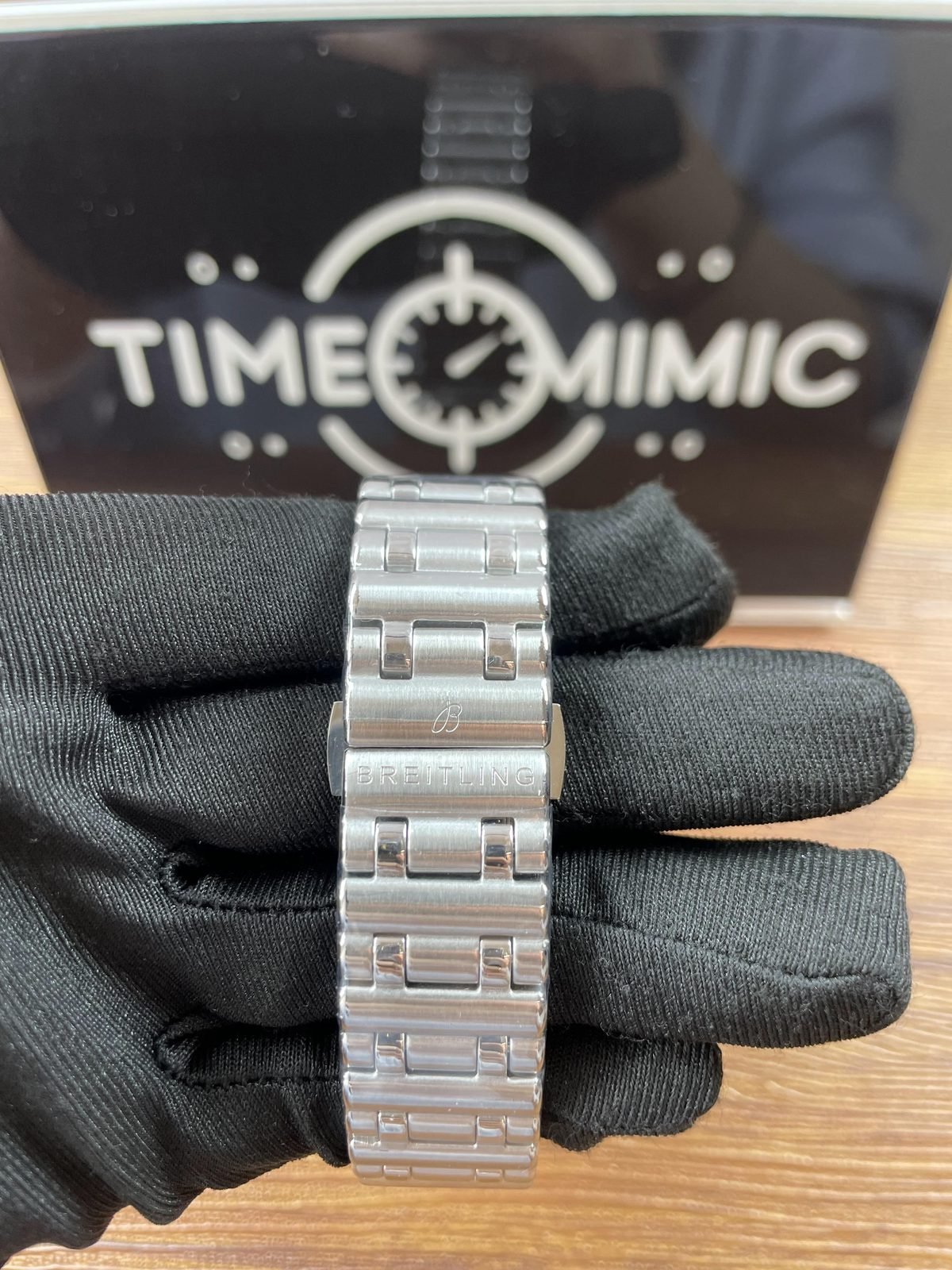 Breitling Chronomat A32398101C1A1 replica Rouleaux-style bracelet folding clasp and Breitling-style engravings