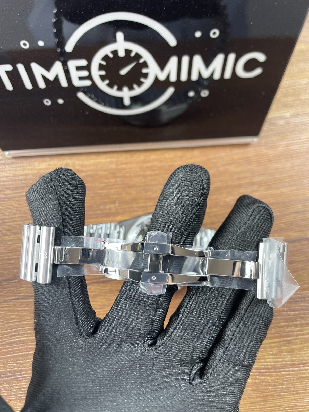 Breitling Chronomat AB0134101C1A1 replica double-folding clasp interior and hinge construction
