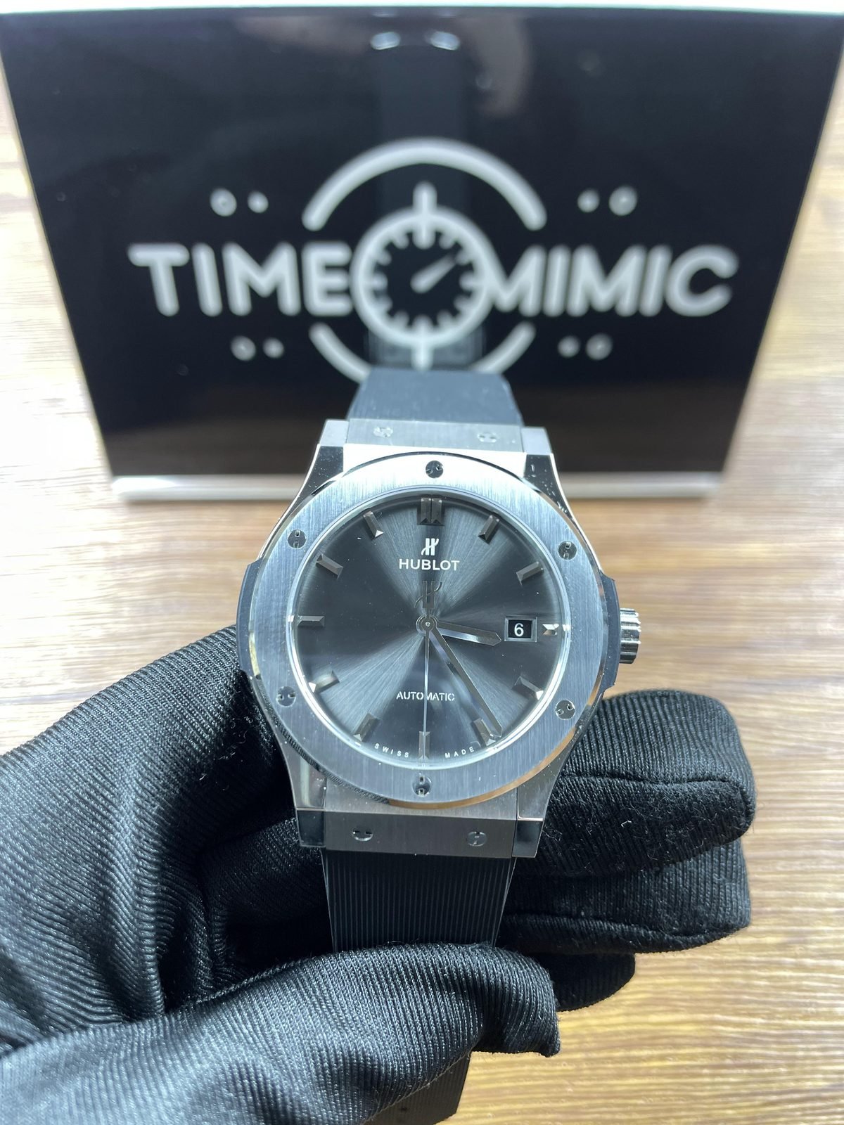 Hublot Classic Fusion 565 NX 7071 RX replica grey sunray style three hand date dial front