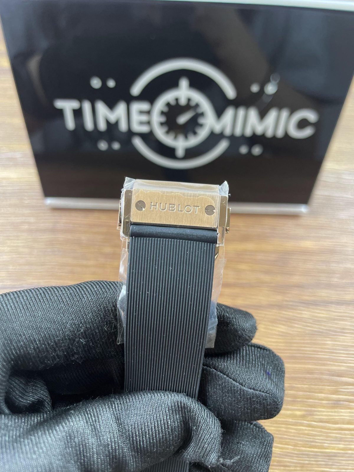 Hublot Classic Fusion 565 OX 1480 RX replica warm colour folding clasp protective film front
