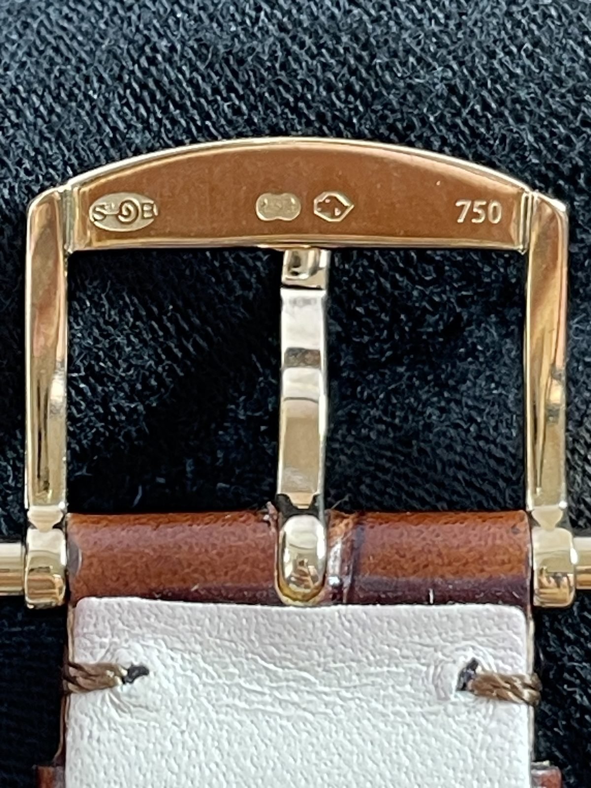Breguet Classique 5177BA replica pin buckle underside 750 and hallmark-style inscriptions
