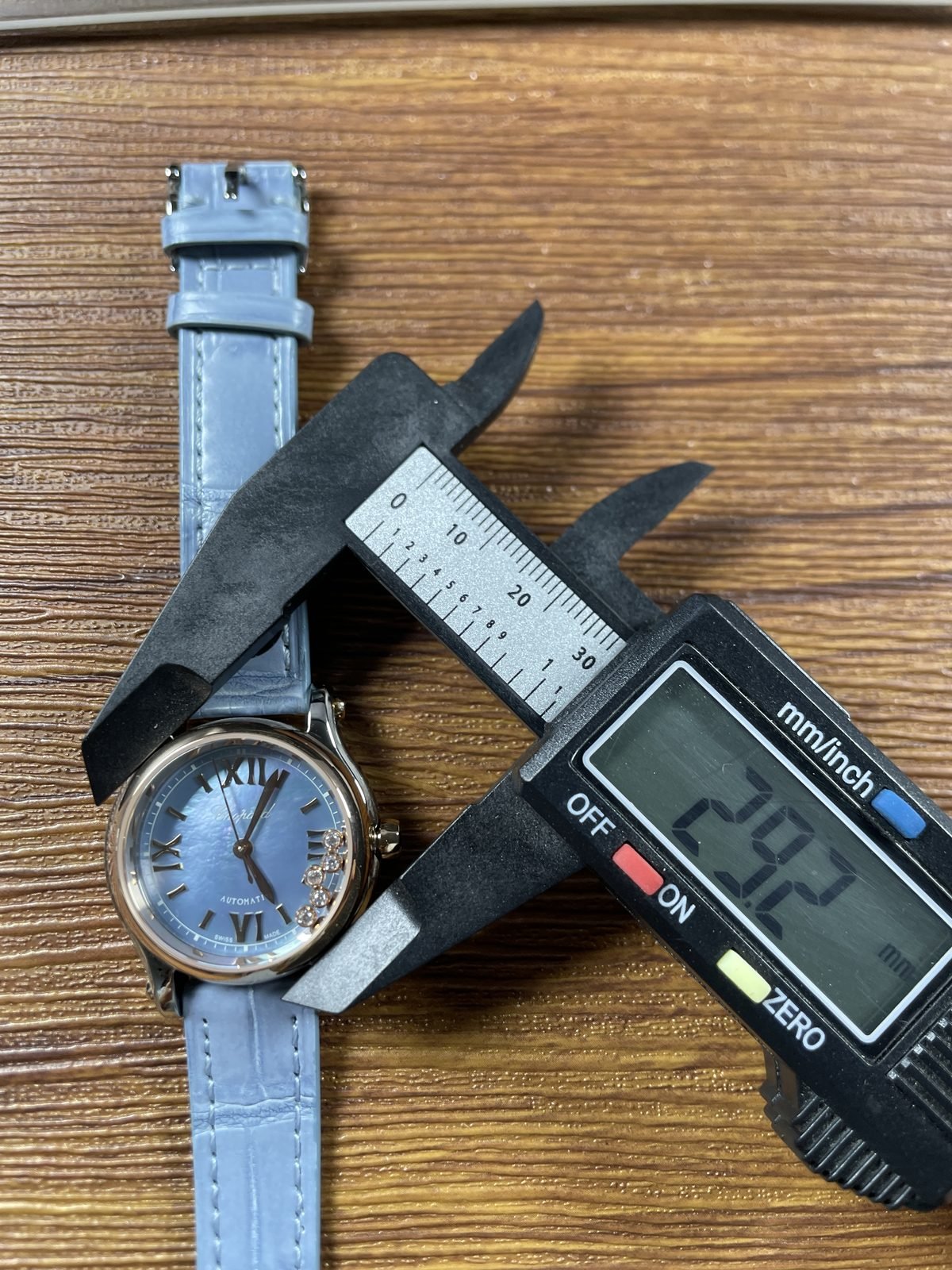 Chopard Happy Sport 278608-6013 replica pictured case-span calliper reading about 29.2 millimetres