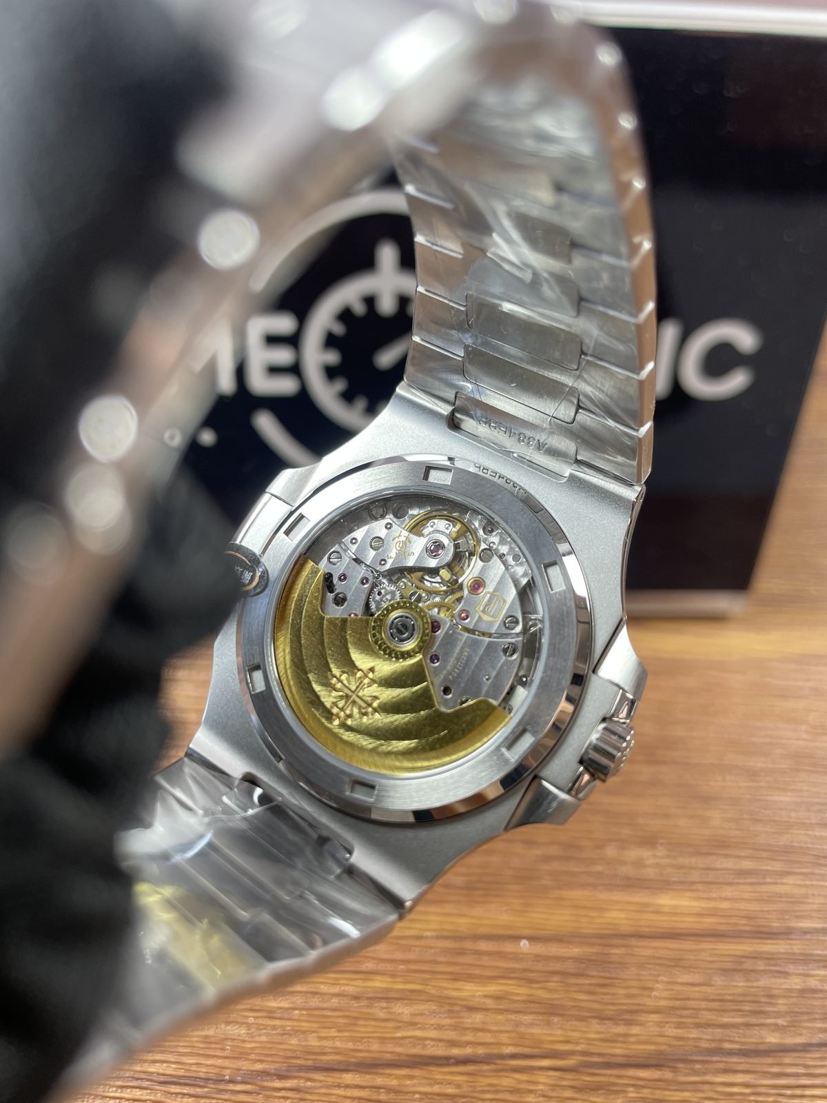 Patek Philippe Nautilus 5711-1A-011 replica watch QC detail image 5