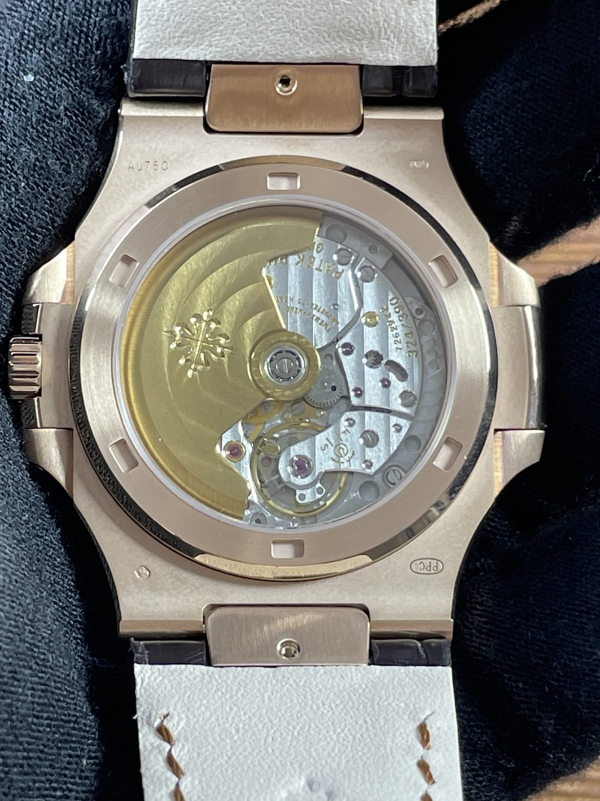 Patek Philippe Nautilus 5711R replica watch QC detail image 4