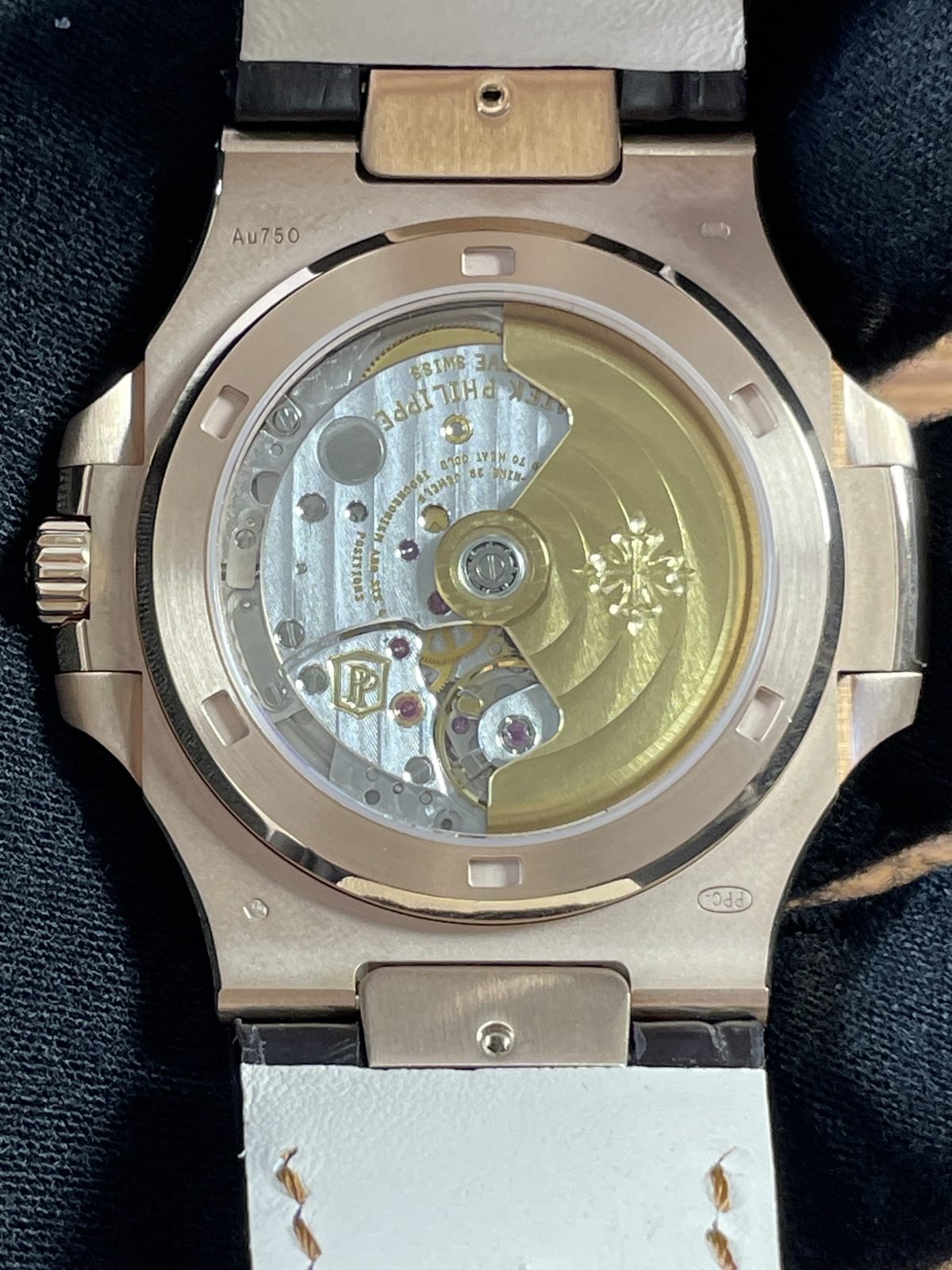Patek Philippe Nautilus 5711R replica watch QC detail image 5