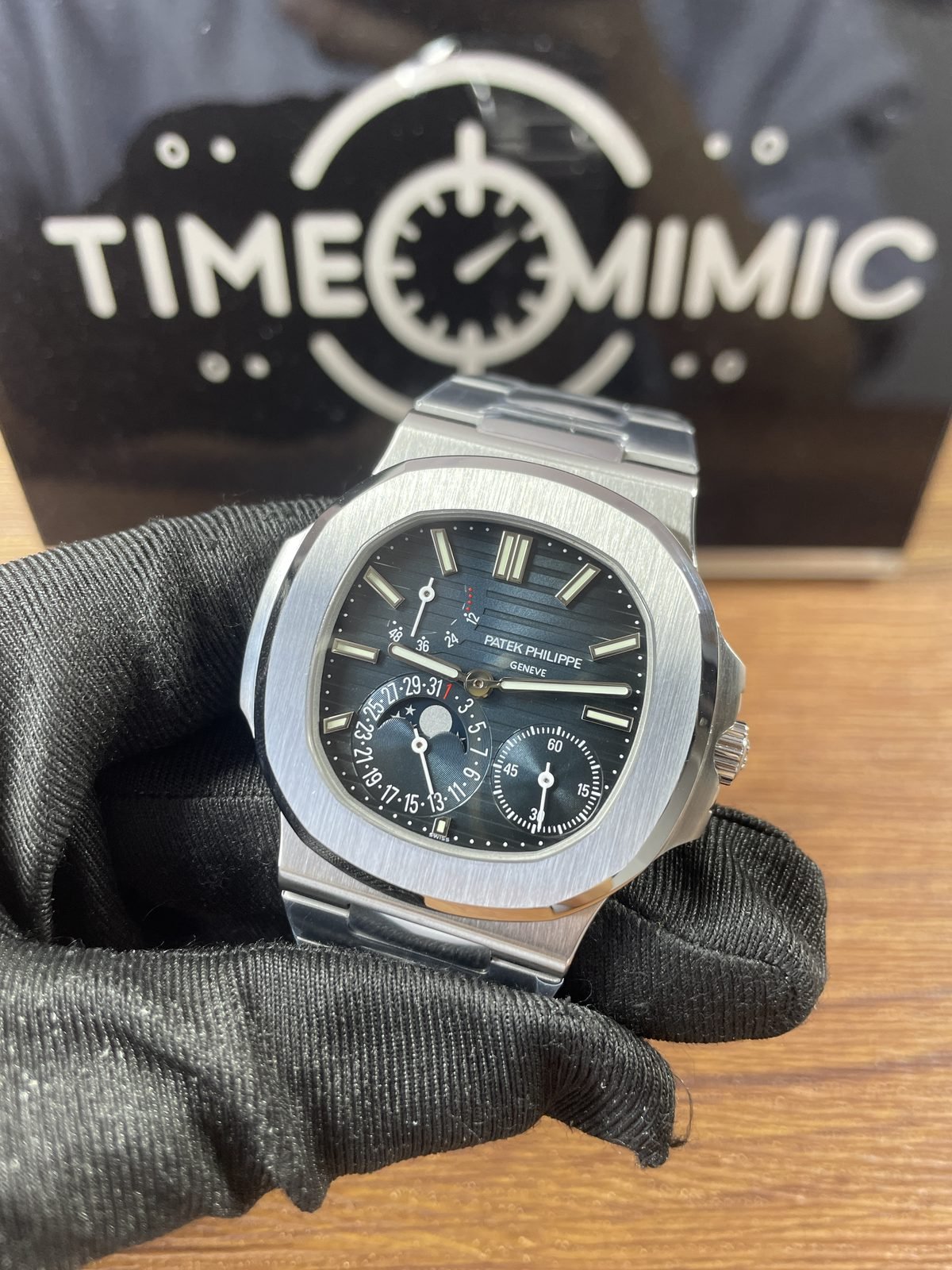 Patek Philippe Nautilus 5712-1A-001 replica watch QC detail image 2