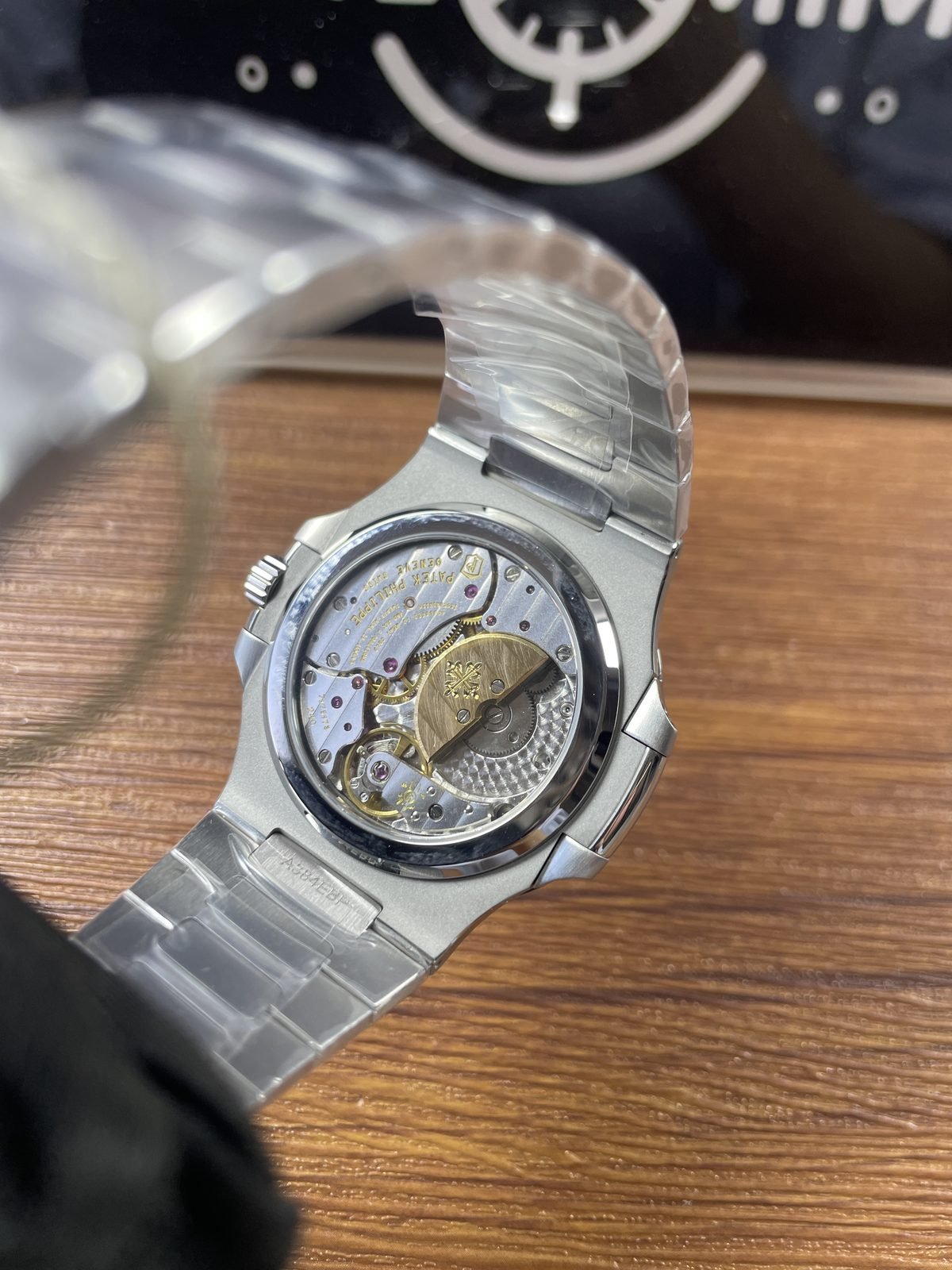 Patek Philippe Nautilus 5712-1A-001 replica watch QC detail image 4