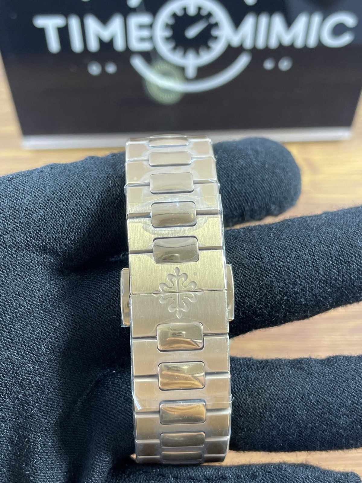 Patek Philippe Nautilus 5712-1R-001 replica watch QC detail image 2