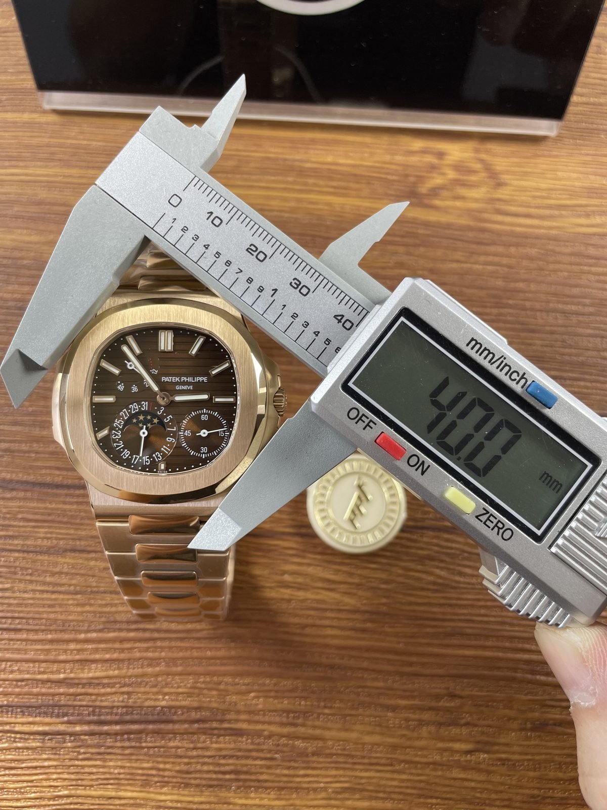 Patek Philippe Nautilus 5712-1R-001 replica watch QC detail image 10