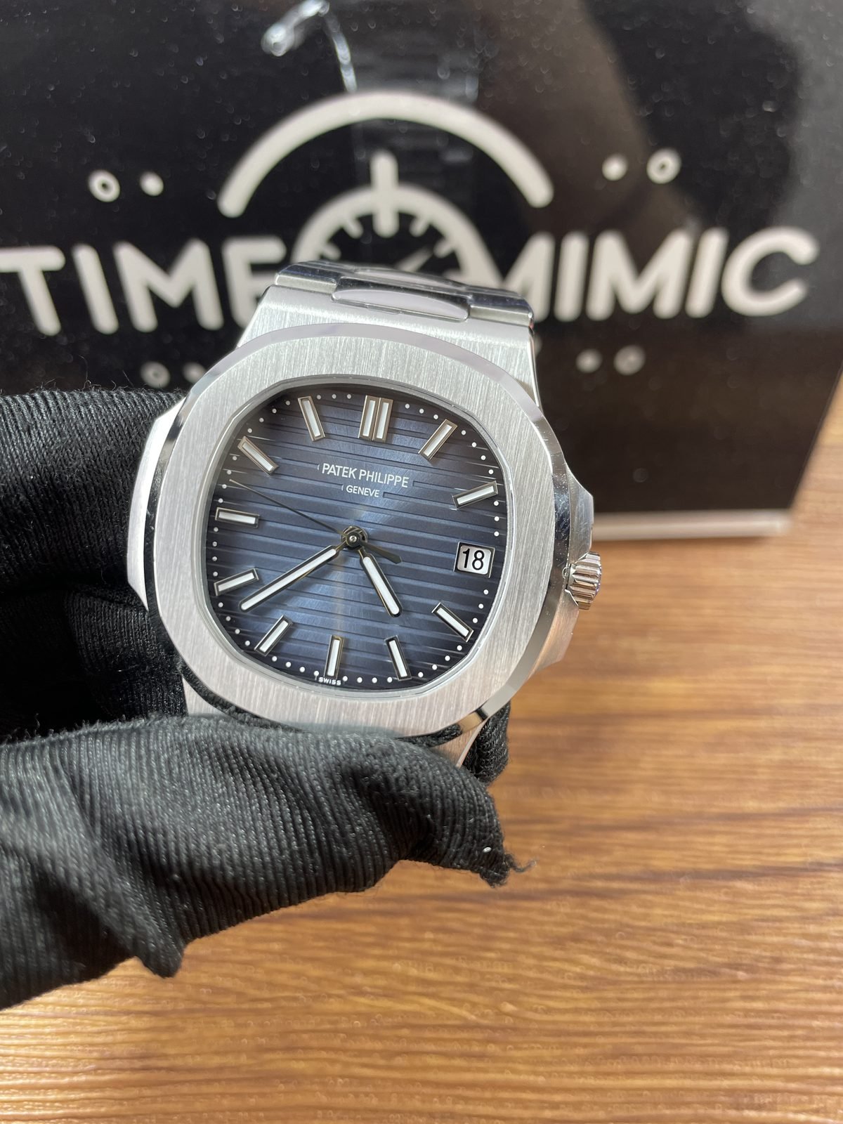 Patek Philippe Nautilus 5811-1G-001 replica watch QC detail image 2