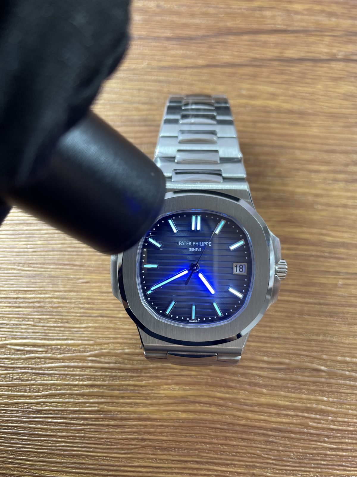 Patek Philippe Nautilus 5811-1G-001 replica watch QC detail image 7