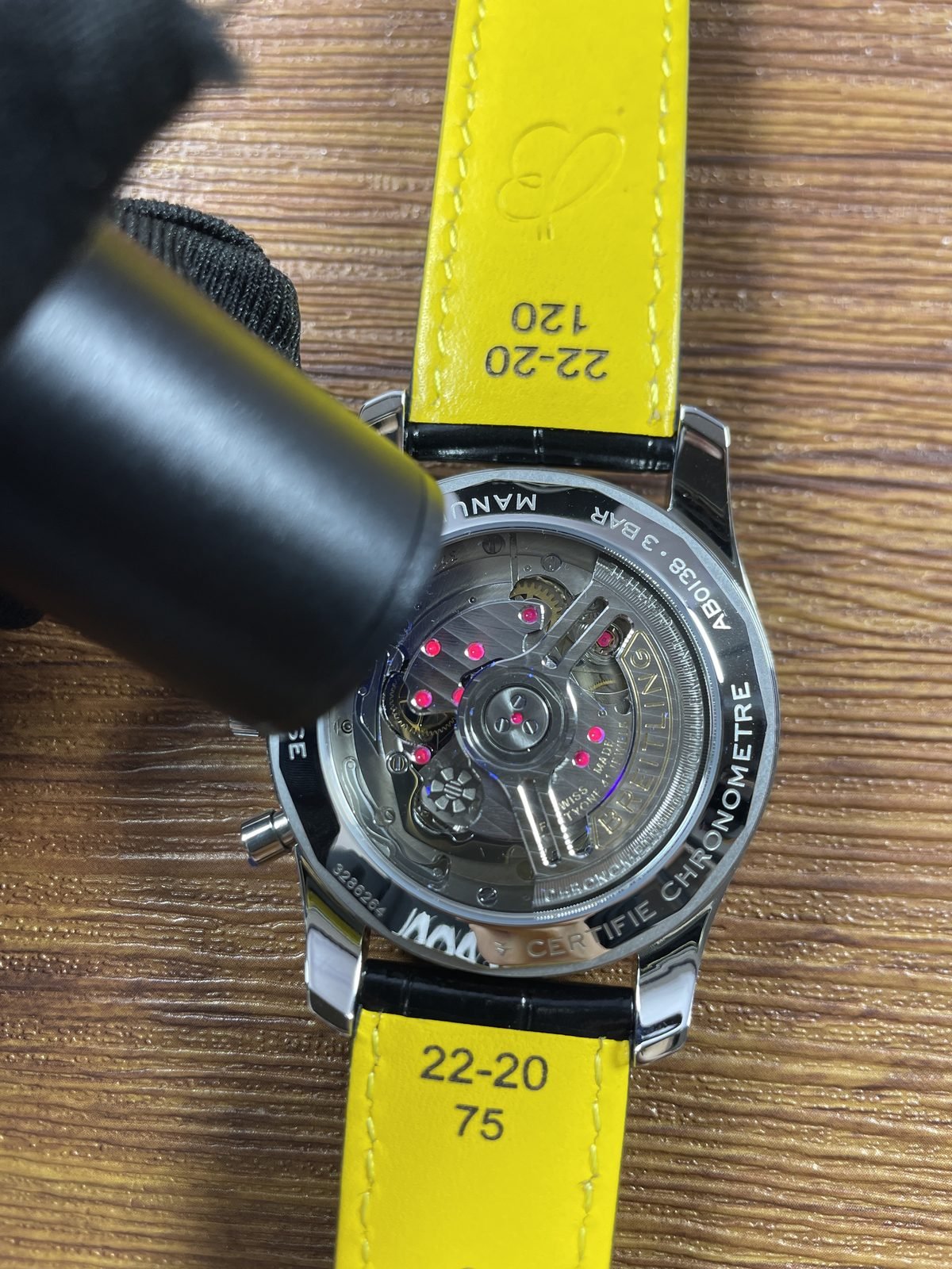 Breitling Navitimer AB0138211B1P1 replica ultraviolet-style light on exhibition back decorated movement appearance