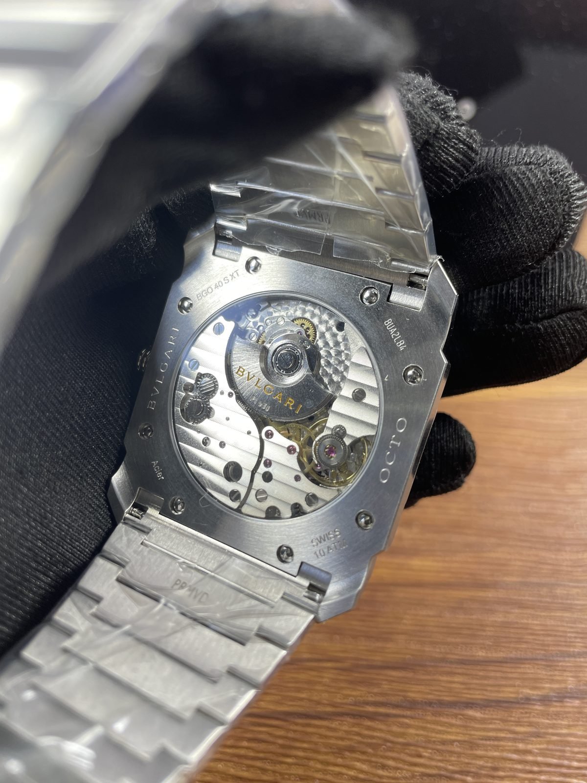 Bvlgari Octo Finissimo 103297 replica display back BGO 40 S XT central rotor appearance