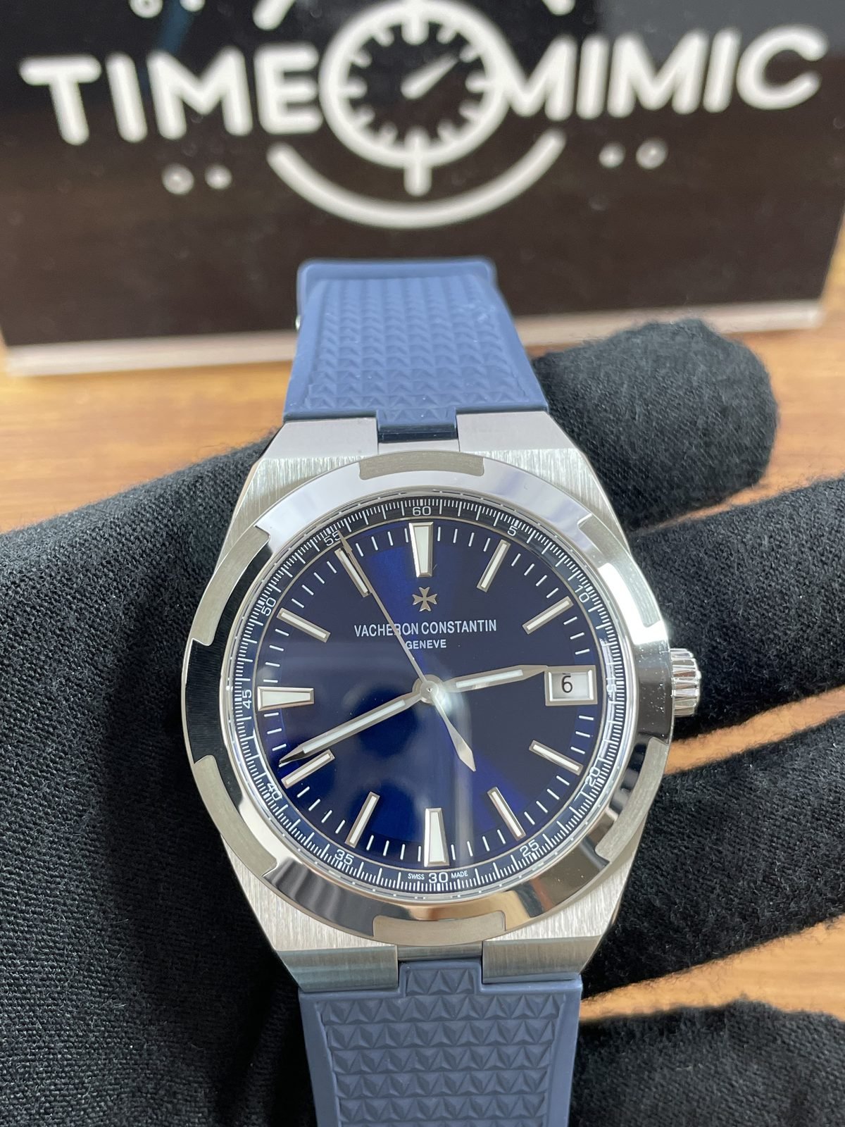 Vacheron Constantin Overseas 4500V replica watch QC detail image 1