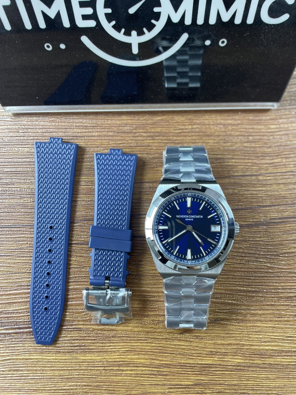Vacheron Constantin Overseas 4500V-210A-B128 replica watch QC detail image 1