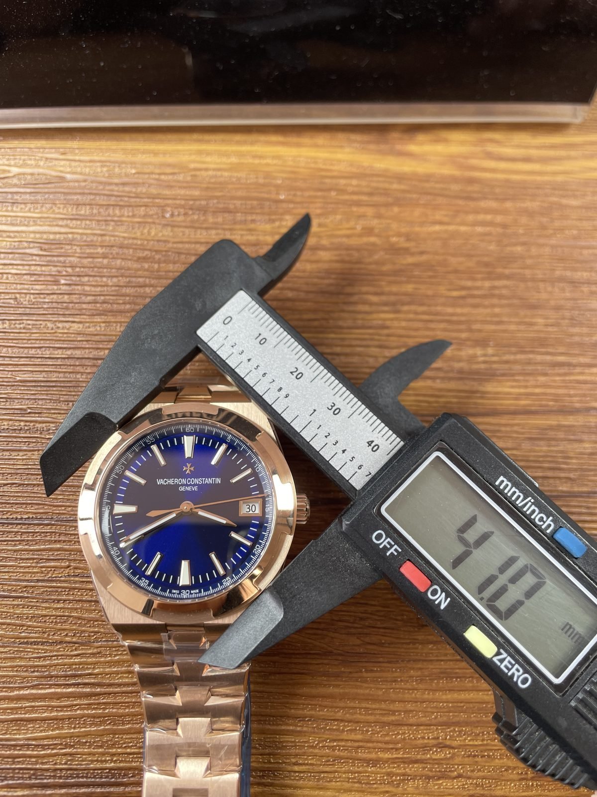 Vacheron Constantin Overseas 4520V-210R-B705 replica watch QC detail image 6