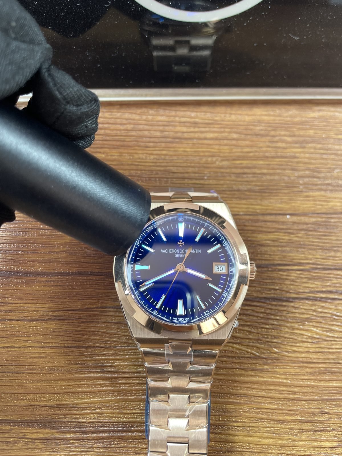 Vacheron Constantin Overseas 4520V-210R-B705 replica watch QC detail image 7