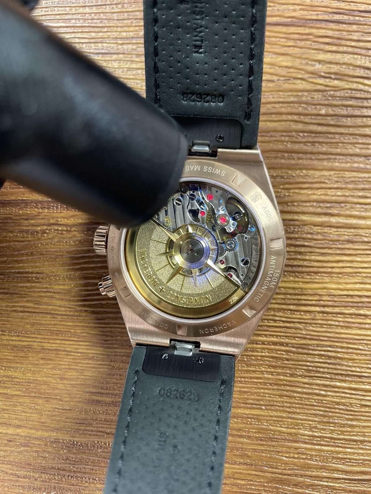 Vacheron Constantin Overseas 5500V replica watch QC detail image 6