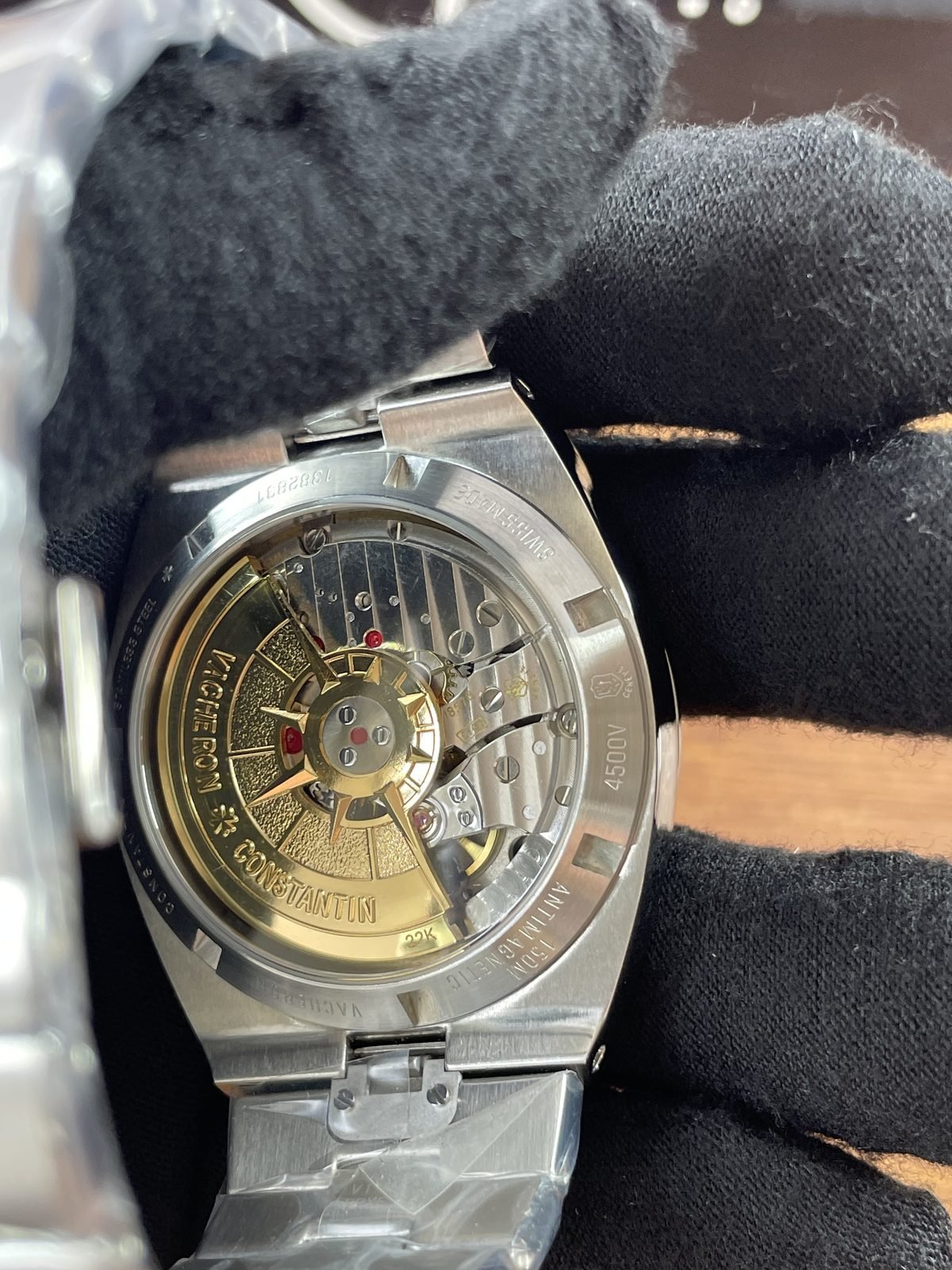 Vacheron Constantin Overseas 7700V replica watch QC detail image 4
