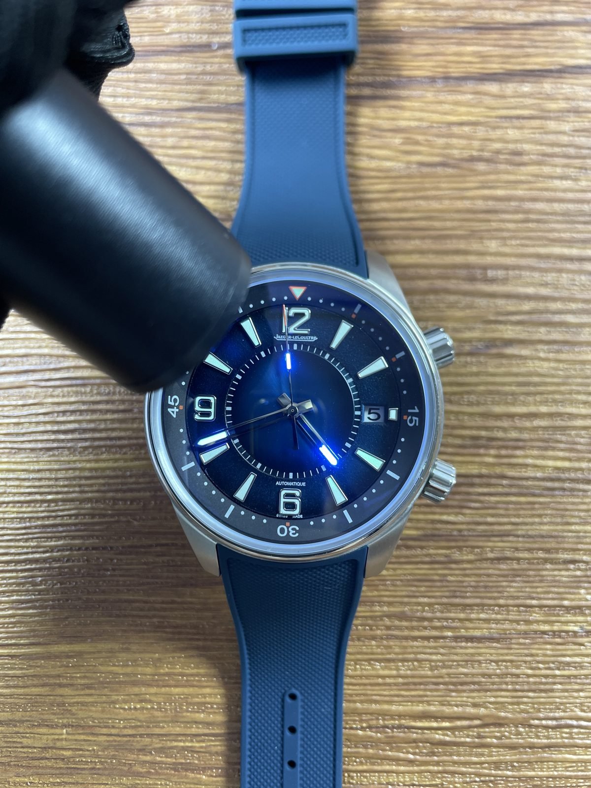 Jaeger LeCoultre Polaris Q906868J replica immediate flashlight response on markers and hand tips