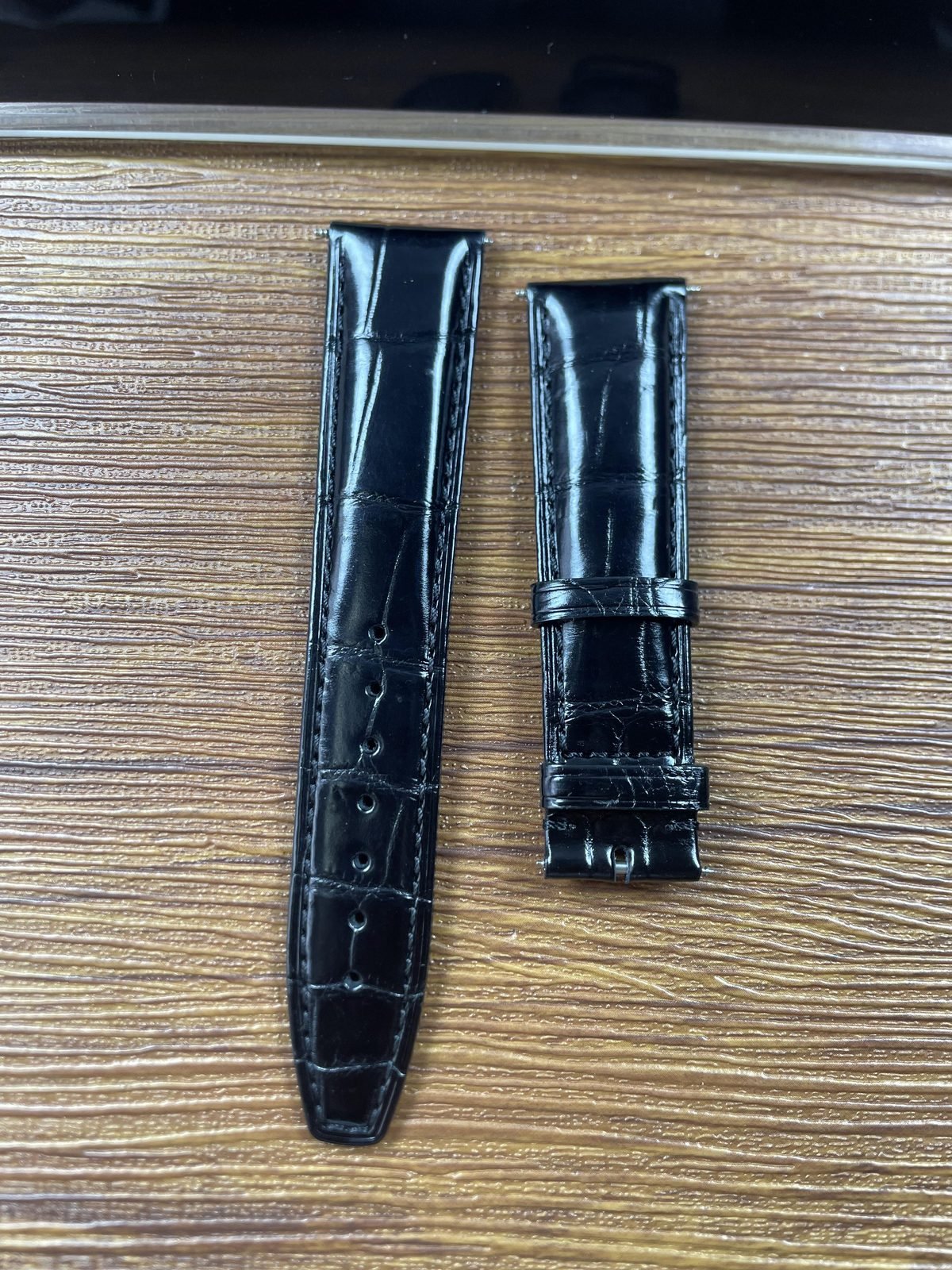 IWC Portugieser IW371615 replica loose black glossy crocodile pattern spare strap front view