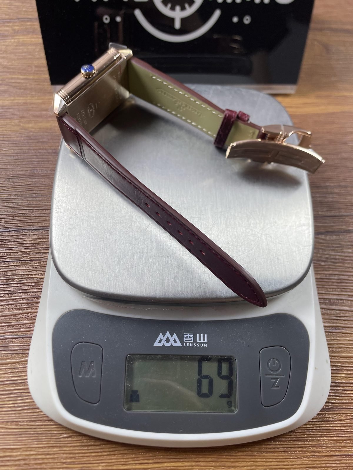 Jaeger LeCoultre Reverso 398256J replica one complete watch strap and clasp scale reading about 69 grams