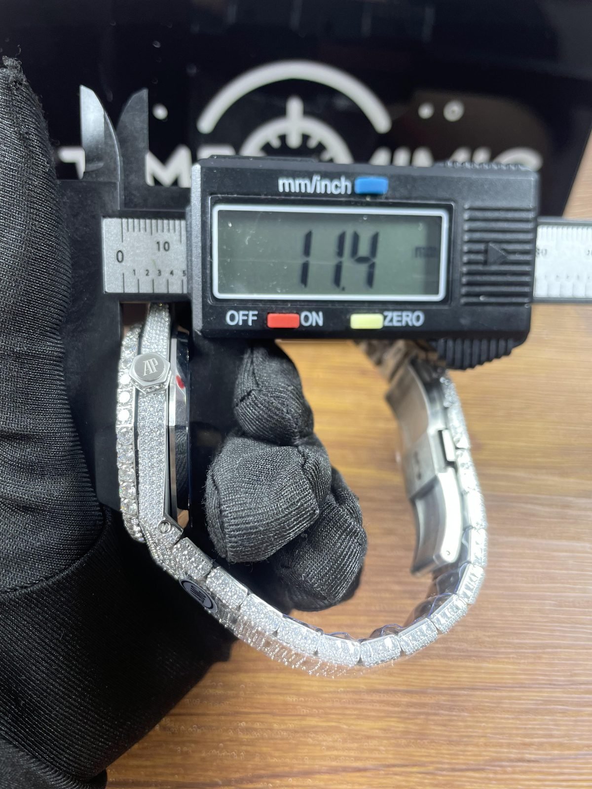 Audemars Piguet Royal Oak 15400 iced out replica watch QC image 2