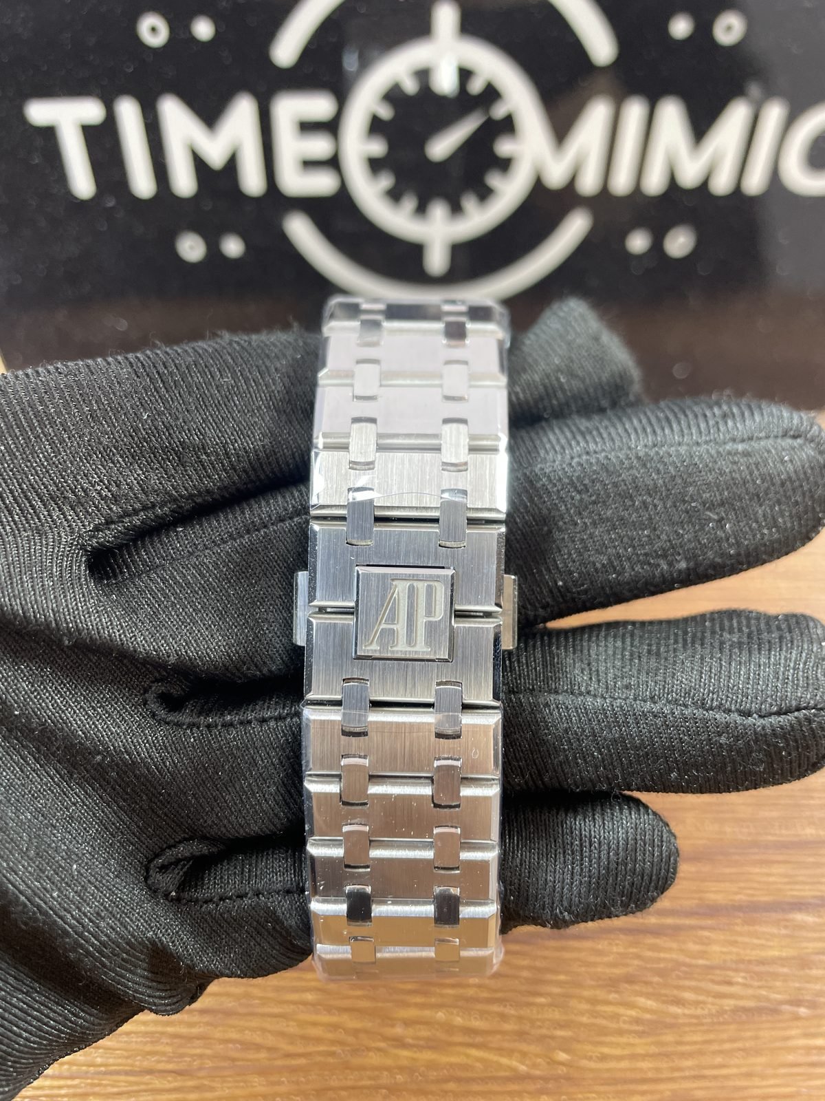 Royal Oak 15412BC replica AP-signed folding clasp and integrated bracelet
