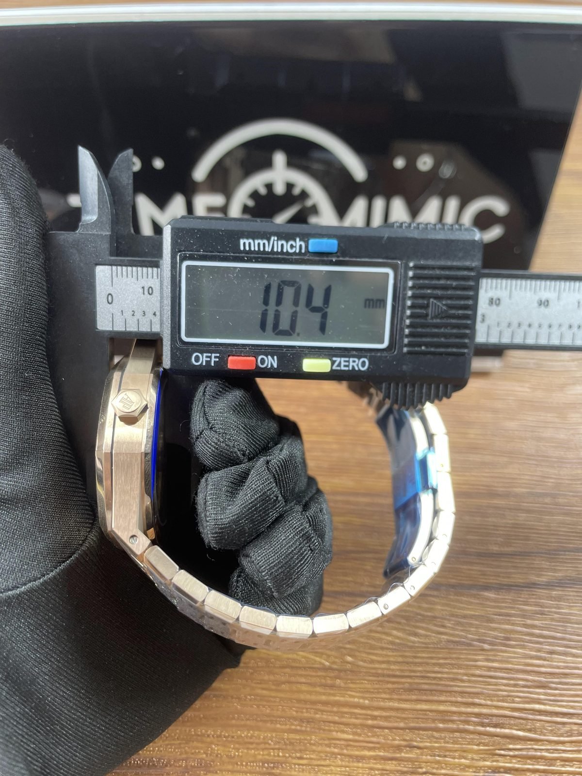 Royal Oak 15500OR replica photographed 10.4 millimetre case thickness
