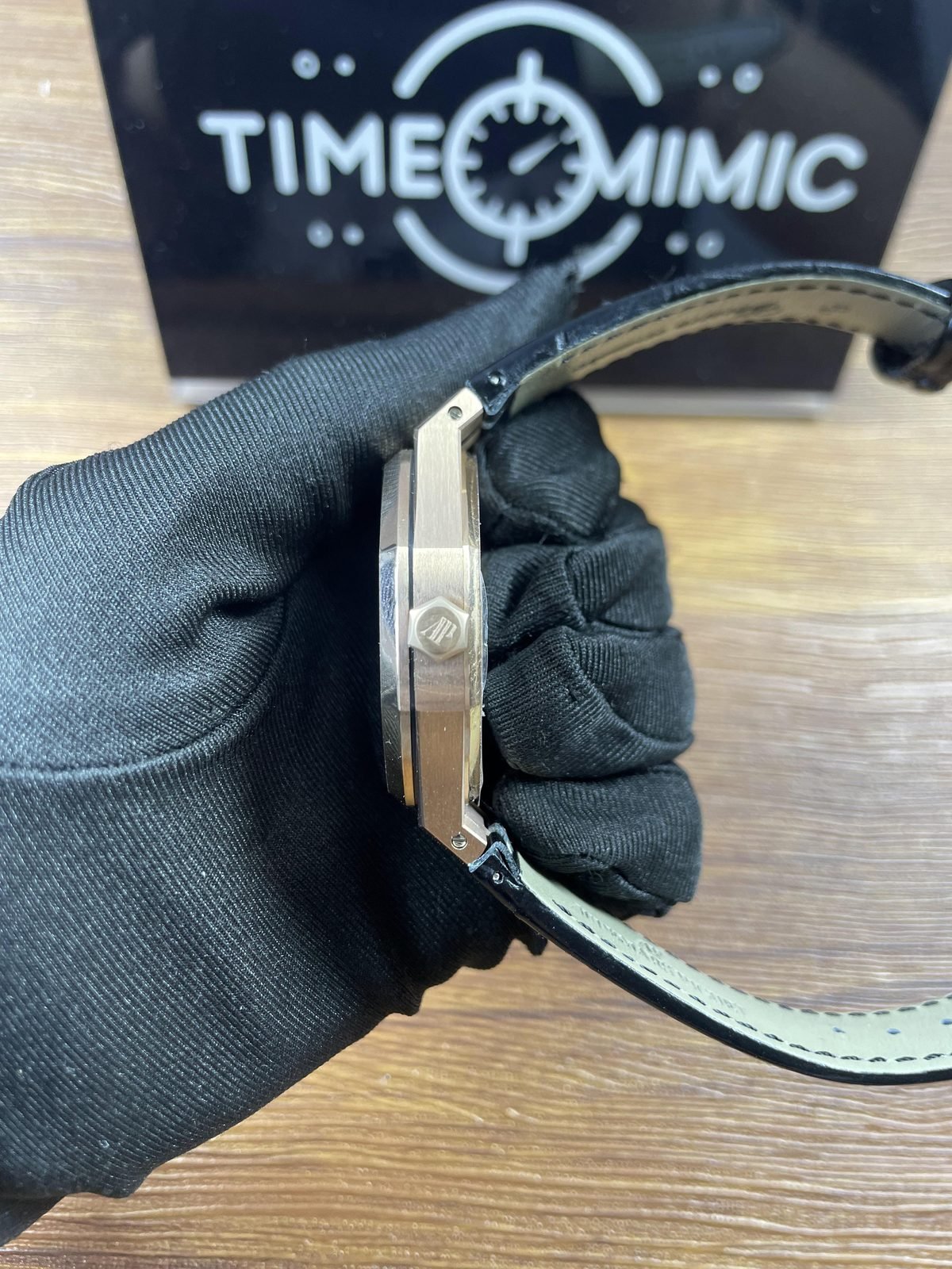 Royal Oak 15500OR D002CR replica rose-gold-tone case profile crown and black strap