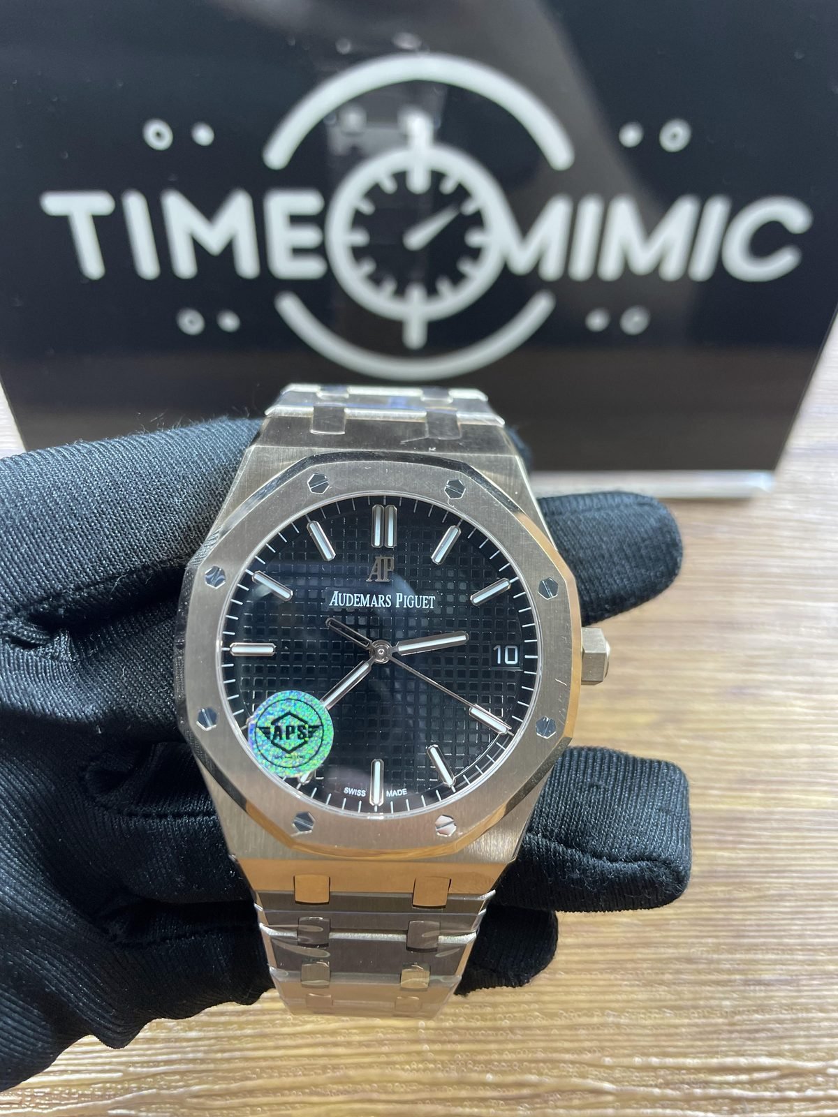 Separate Royal Oak 15500OR bracelet-version replica black grid dial front view