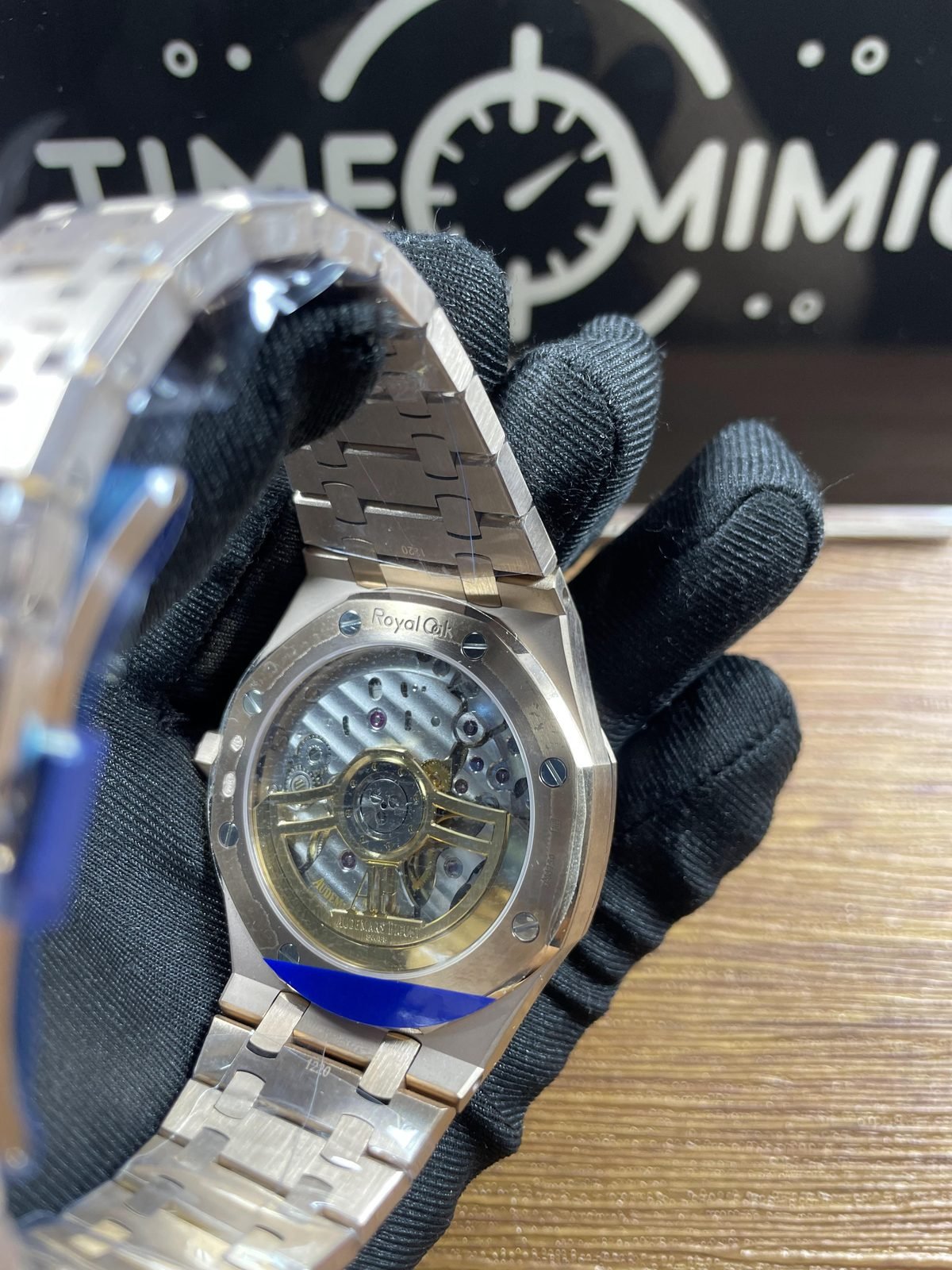 Separate Royal Oak 15500OR bracelet-version replica exhibition back and integrated bracelet