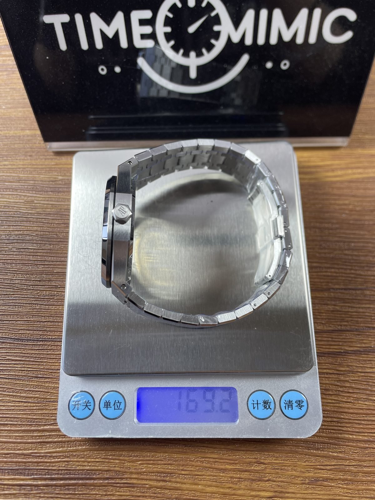 Royal Oak 15500ST 03 replica sample A scale appearing to show approximately 163 grams