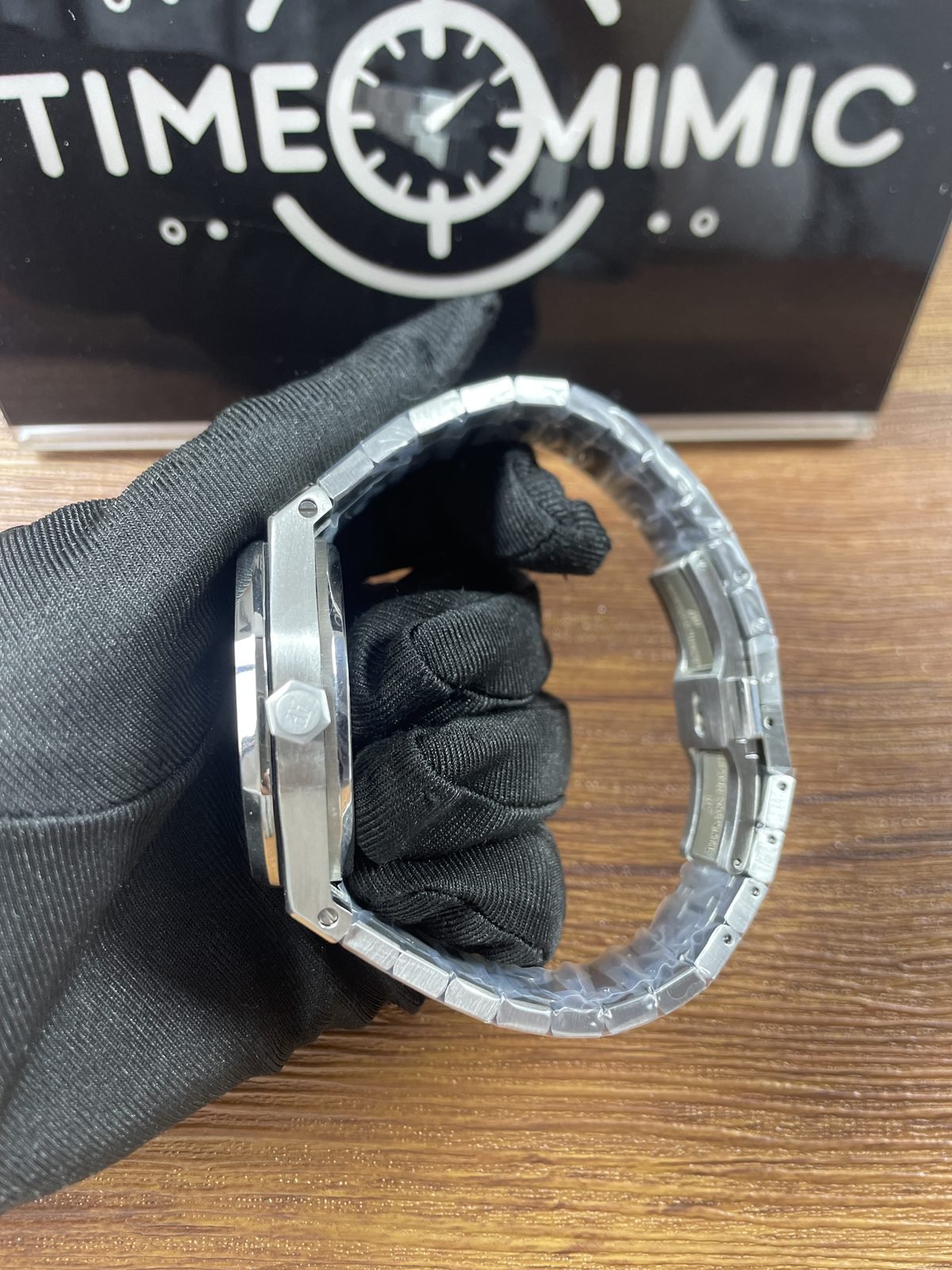 Royal Oak 15510ST 06 replica protected crown-side profile and integrated bracelet