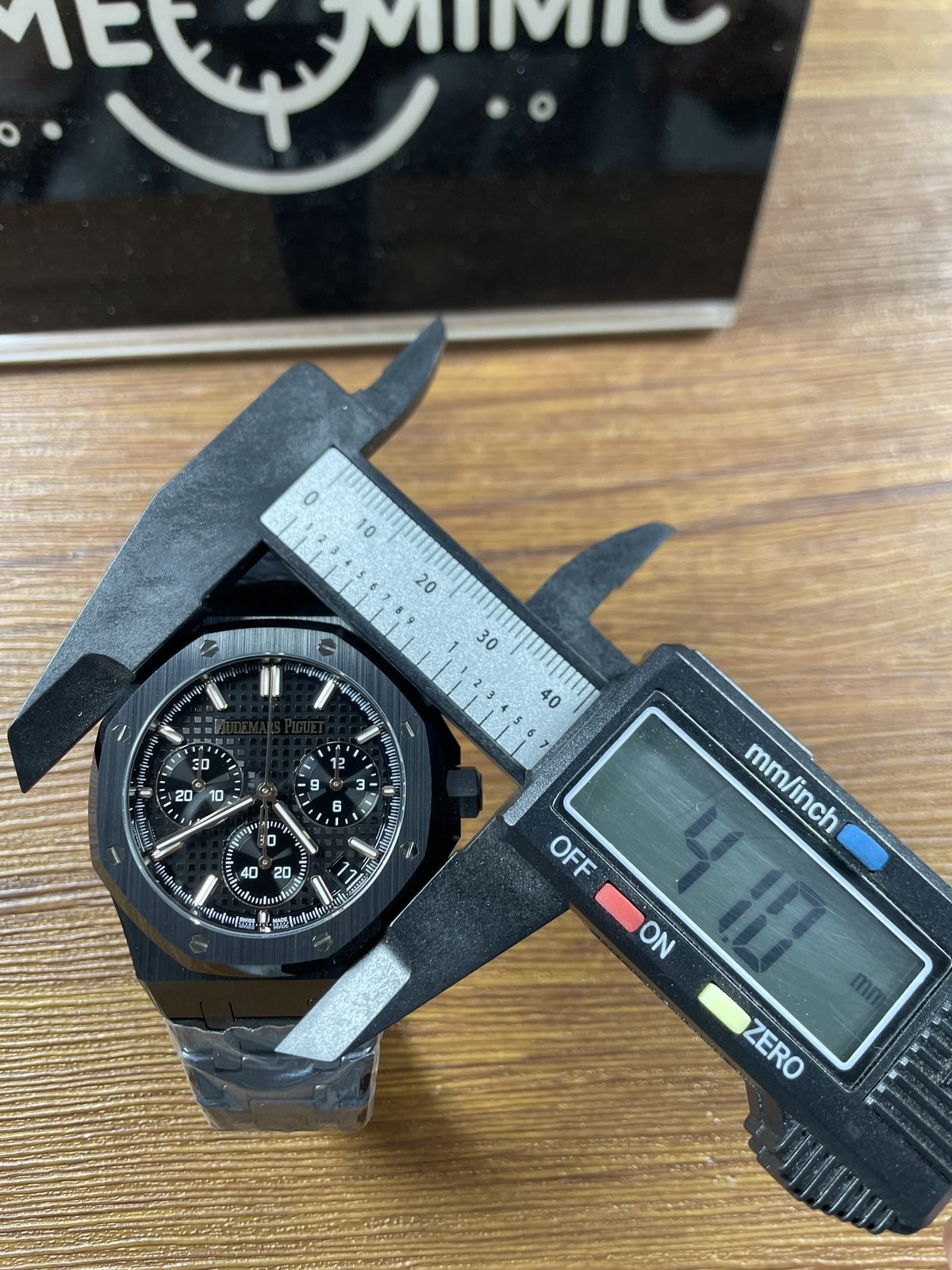 Royal Oak 26240CE replica photo sample calliper display approximately 41.0 millimetres
