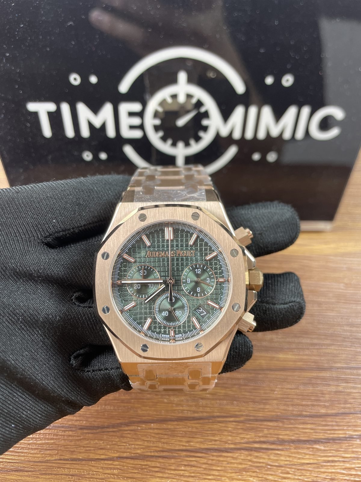 Royal Oak 26240OR replica khaki green grid chronograph dial warm-tone bracelet date 27 front