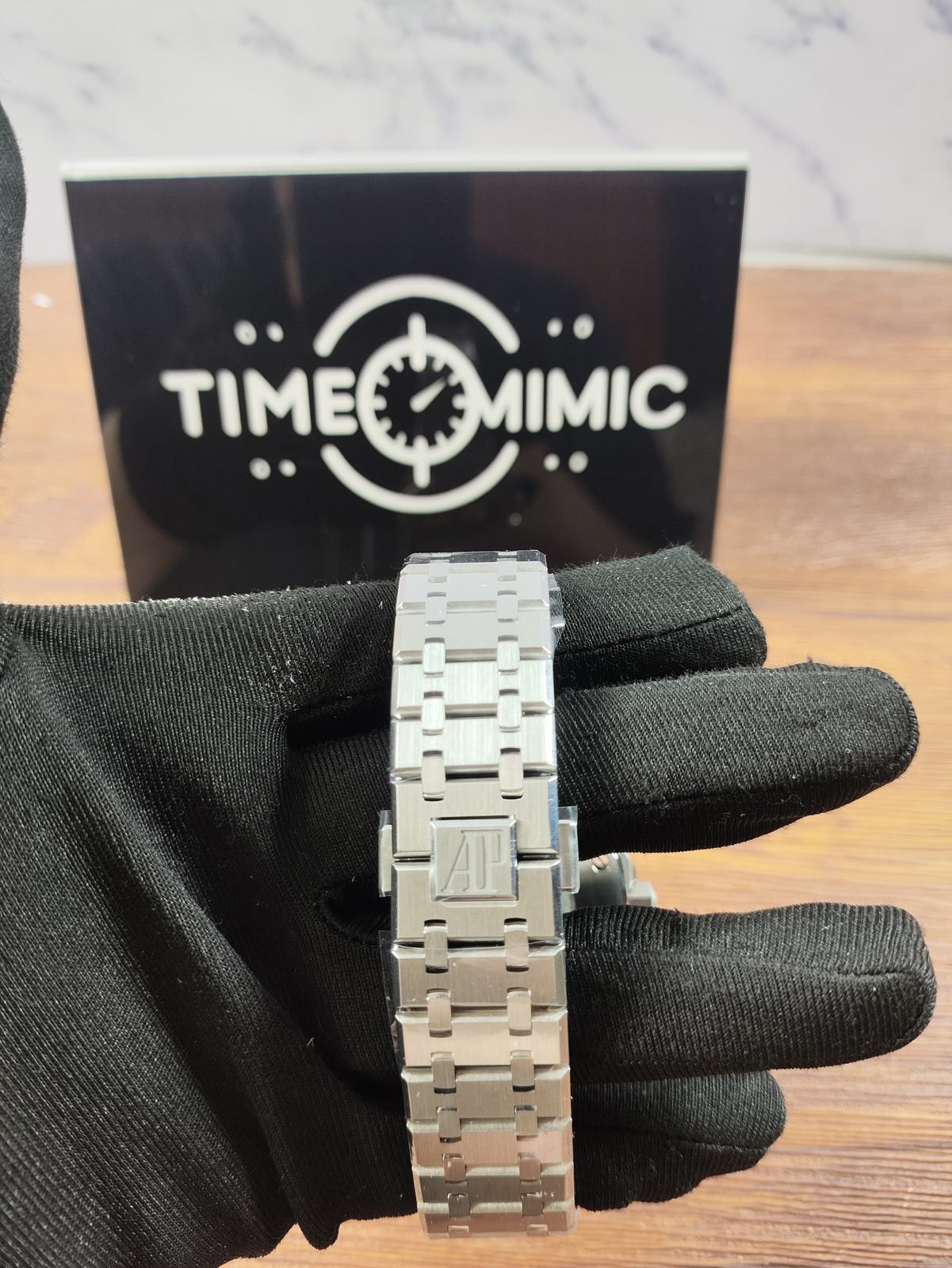 Royal Oak 26331ST replica brushed integrated bracelet and AP-style folding clasp exterior