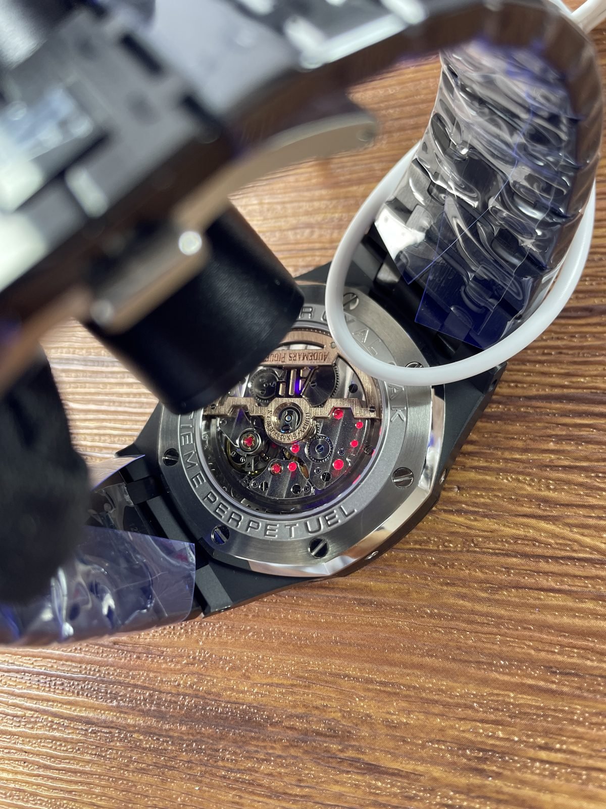 Royal Oak 26574 family replica exhibition caseback decorated automatic looking movement and rotor