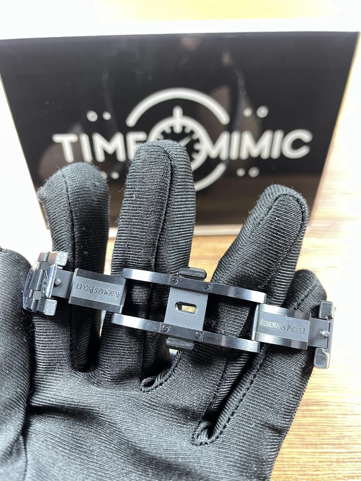 Royal Oak 77350CE replica listing sample open twin-folding clasp with engraved-style Audemars Piguet text