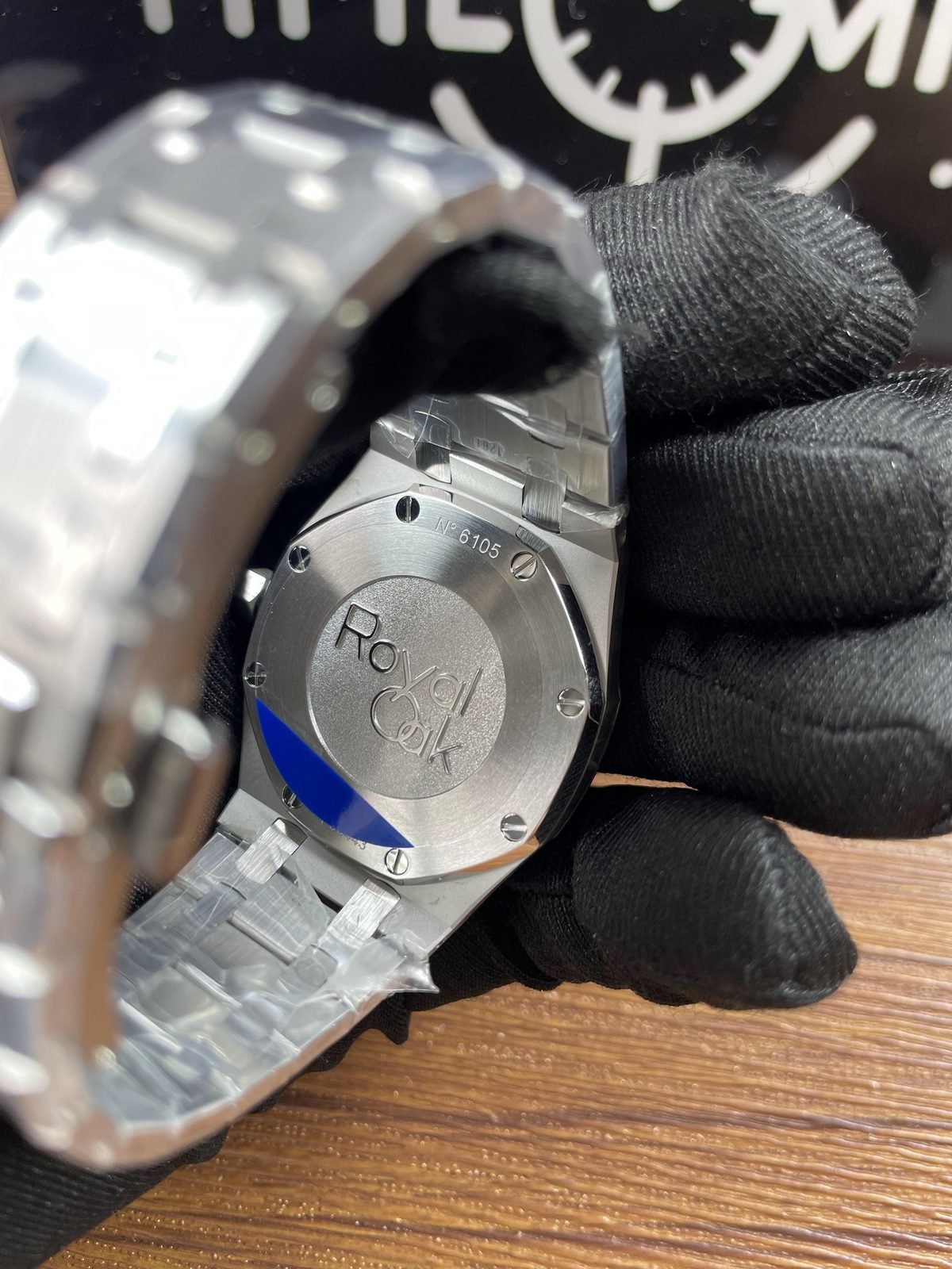 Royal Oak custom replica archive configuration A solid engraved-style caseback and number 6105-style marking
