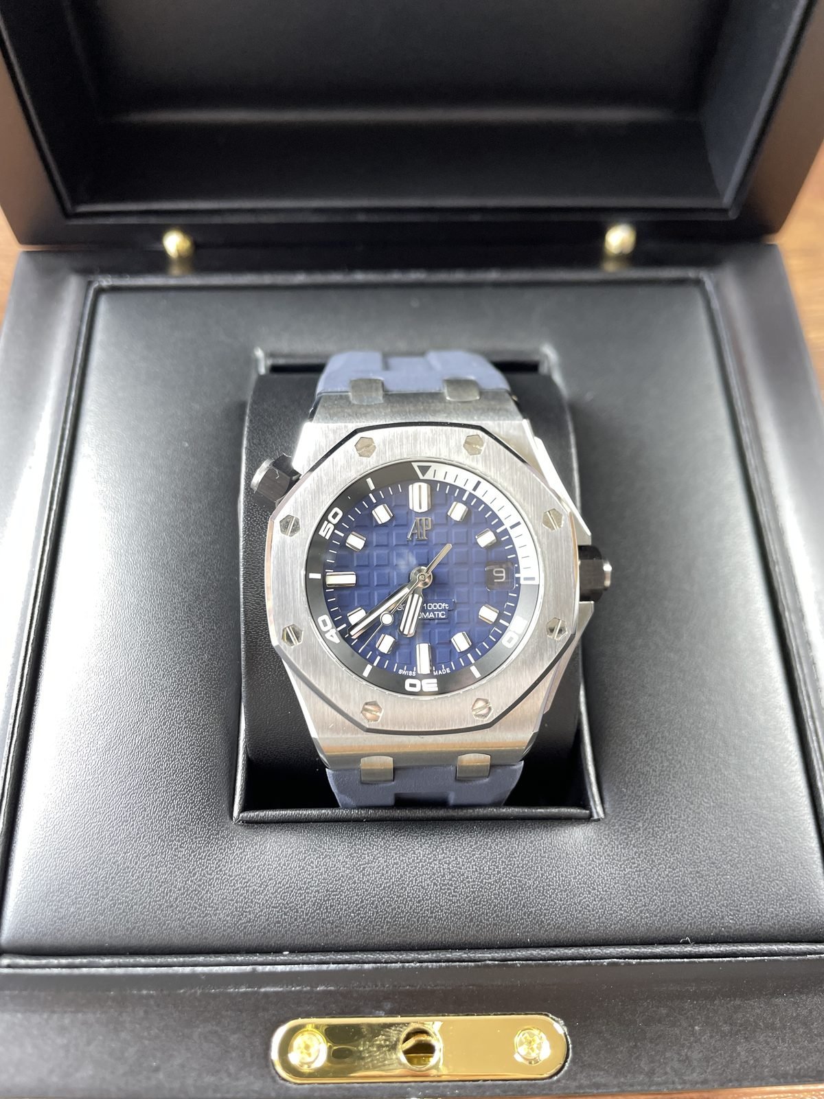 Royal Oak Offshore 15720ST replica blue square-pattern dial inner dive scale and two control positions