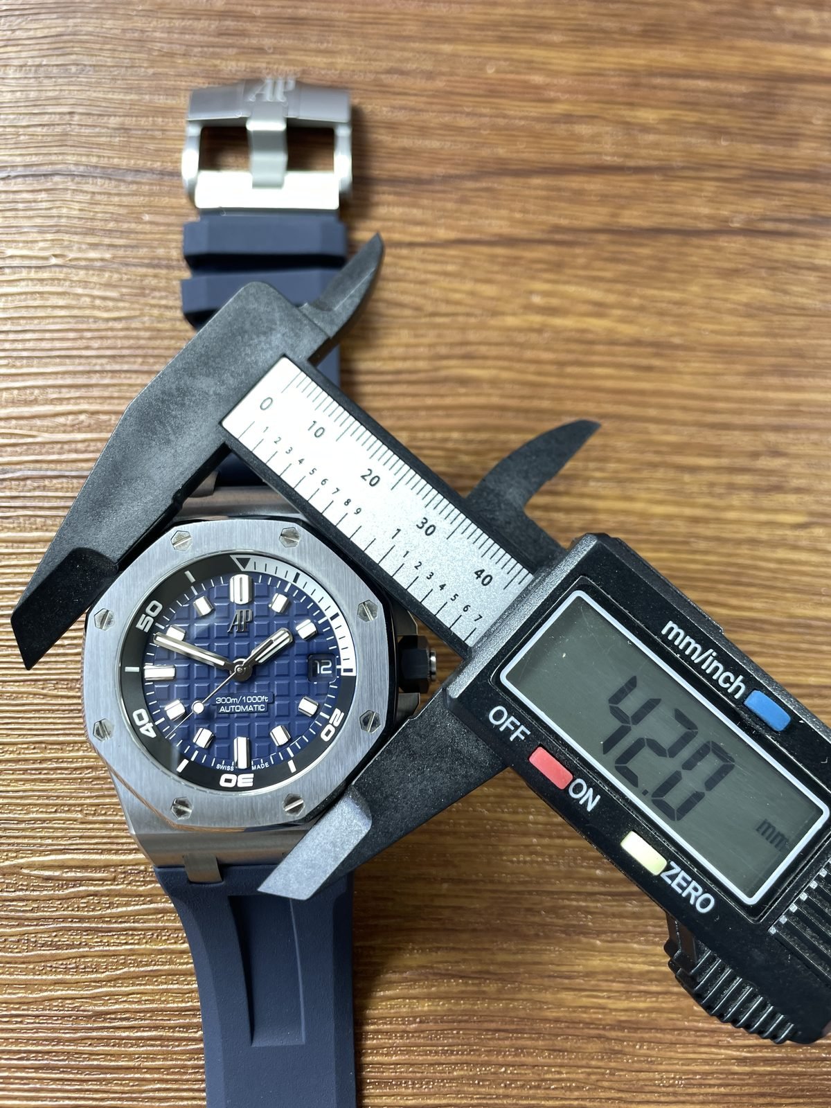 Royal Oak Offshore 15720ST replica photographed front-width calliper reading 42.0 millimetres