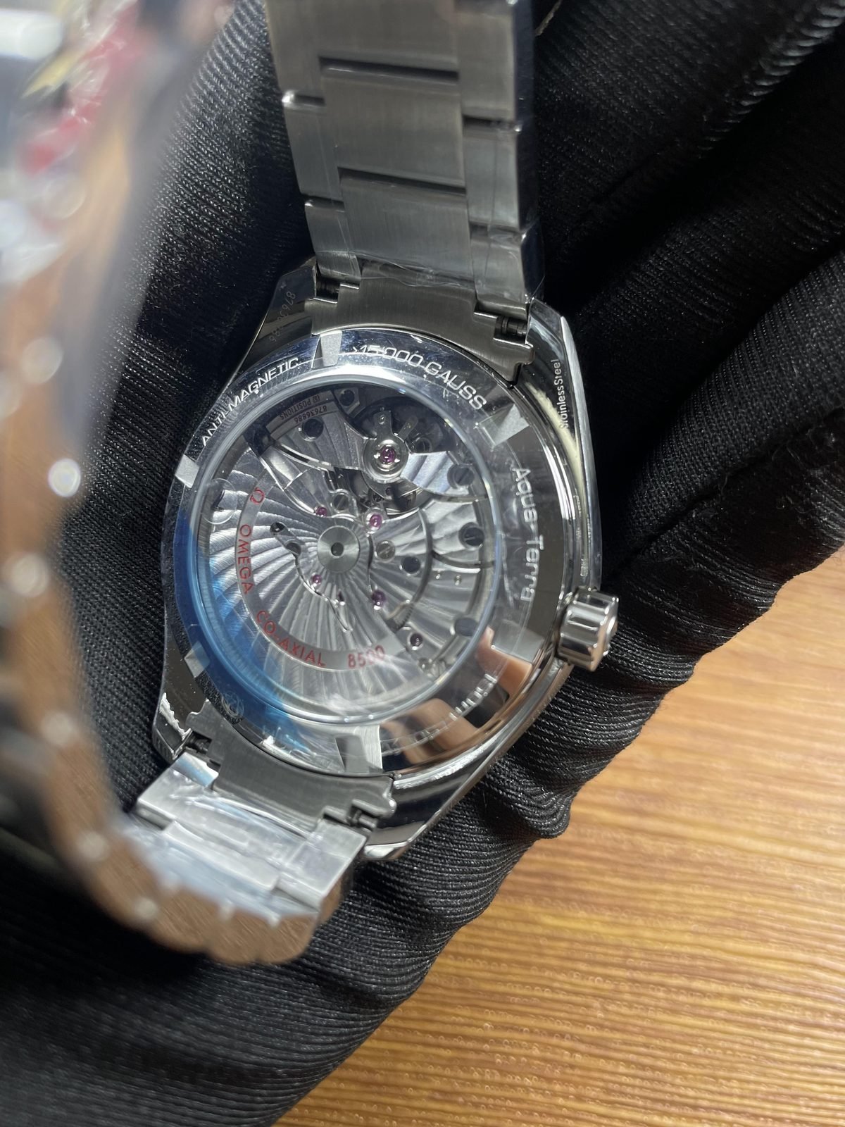 Transparent back with full rotor 8500 Aqua Terra and 15000 gauss style markings