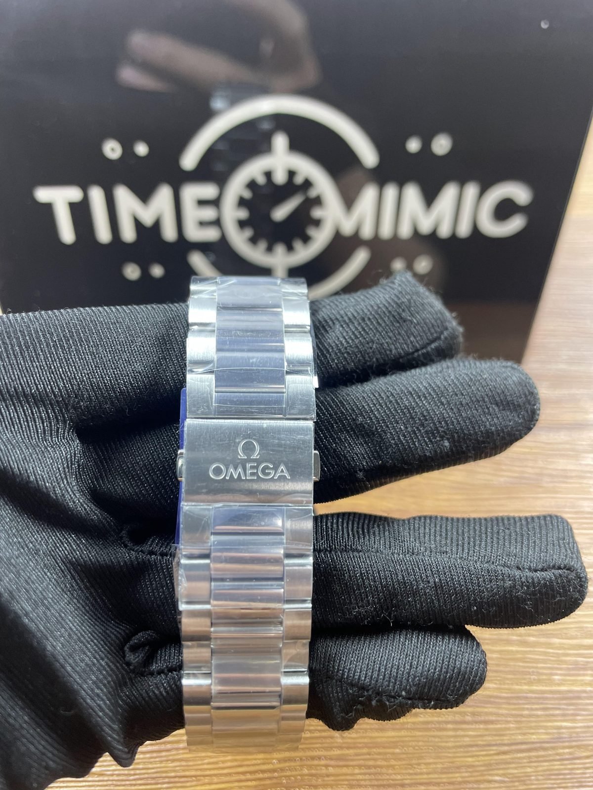Transparent back with full rotor 8900 Aqua Terra and 15000 gauss style markings