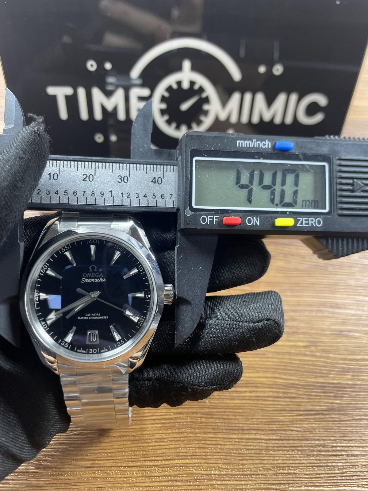 Ambiguous crown side caliper span reading about 44.0 millimetres
