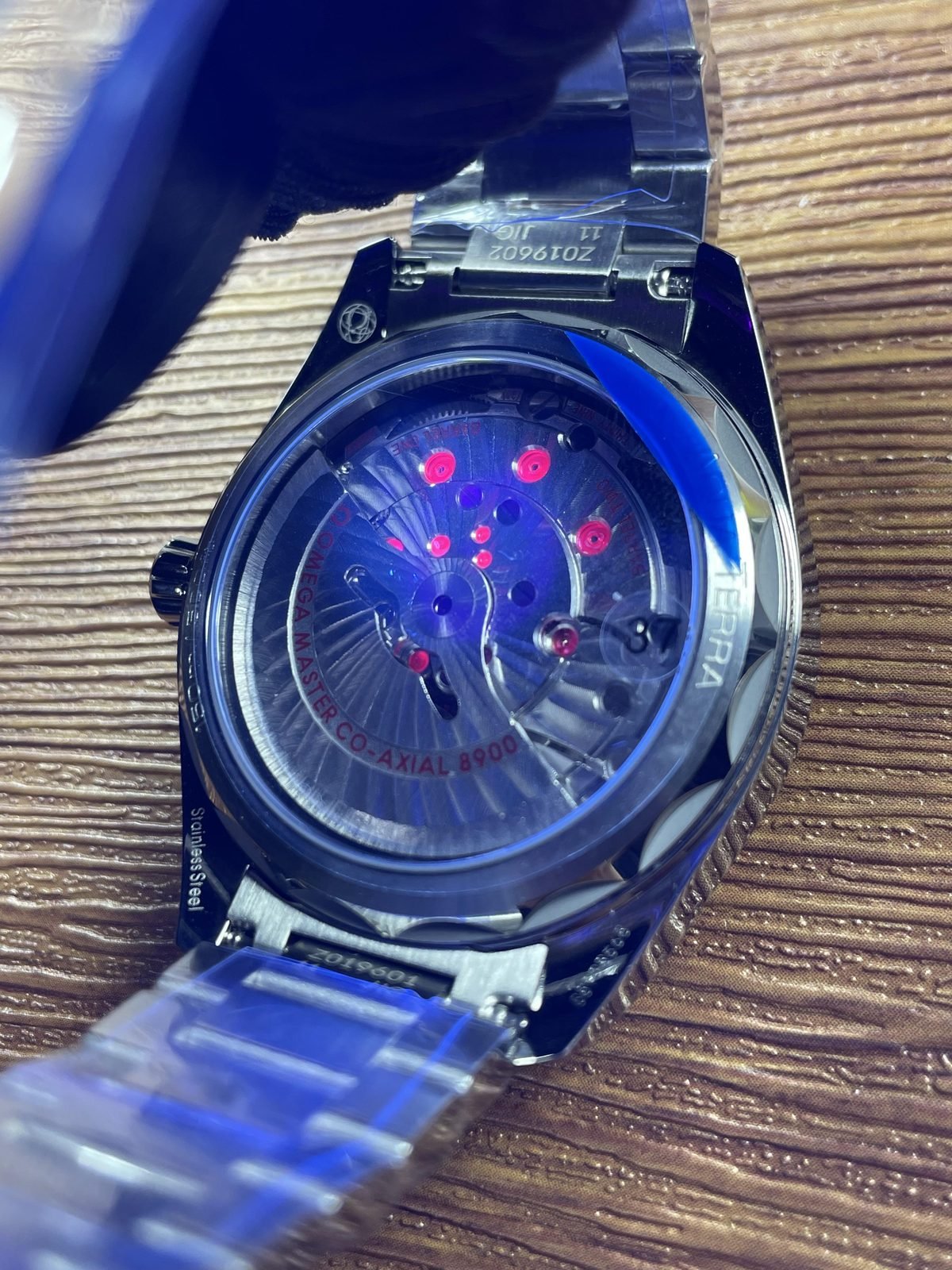 Movement appearance illuminated through transparent back